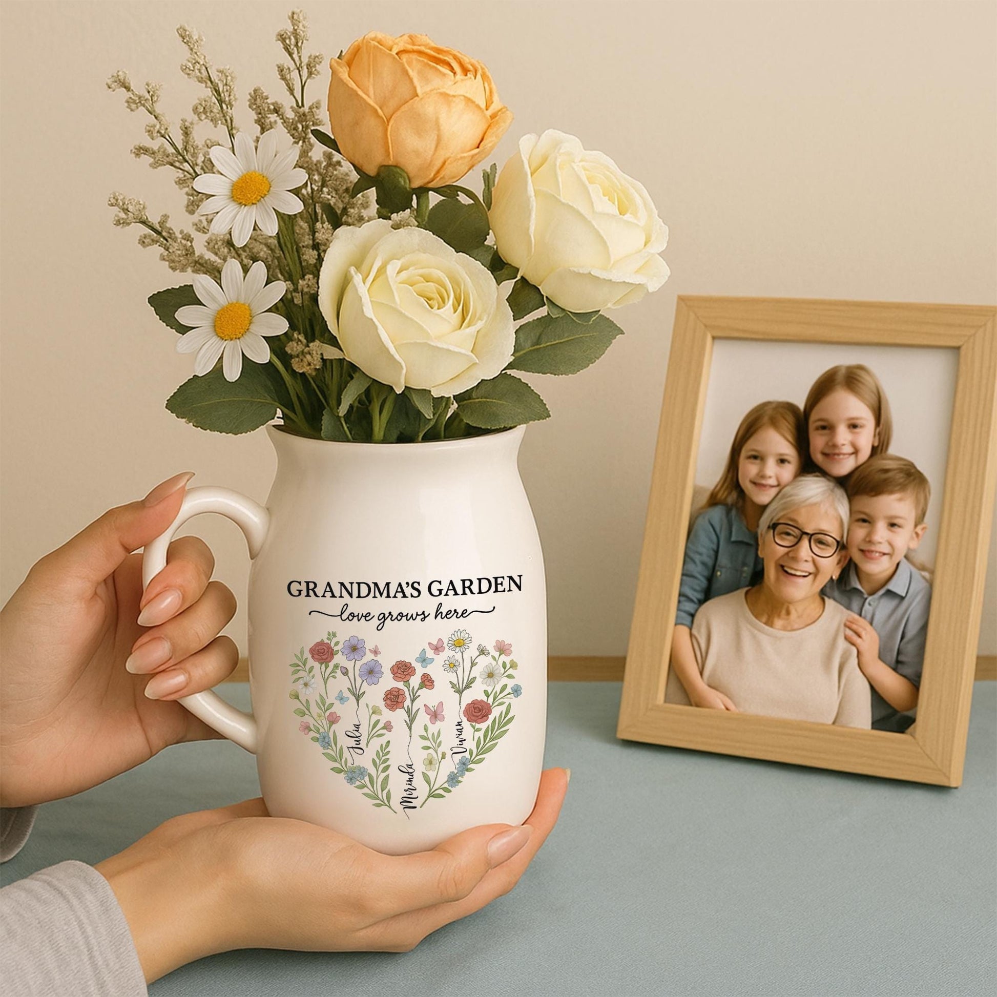 Custom Birth Flower Vase for Grandma – Personalized Ceramic Vase with Kids Names, Mother’s Day Gift for Mom & Nana