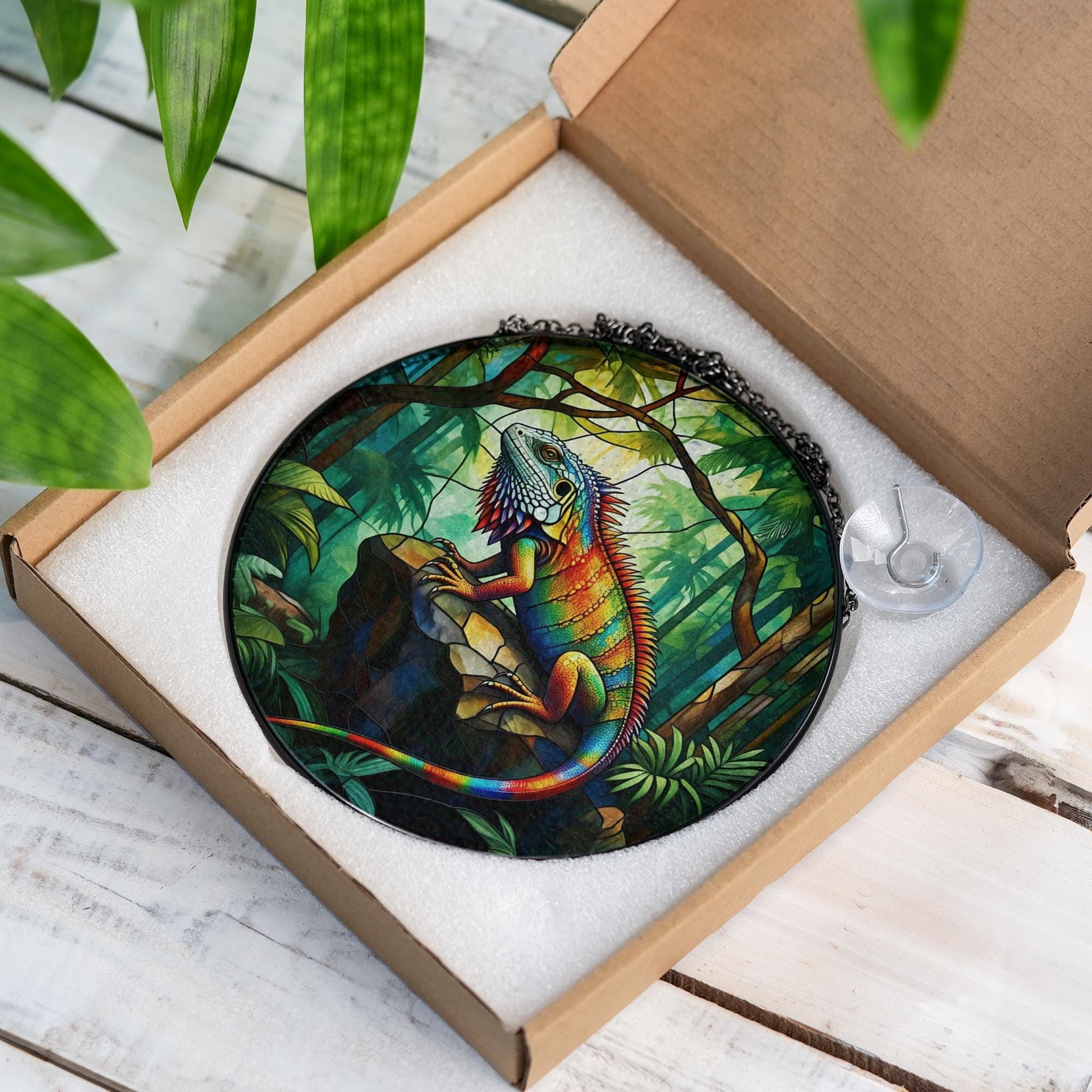 Colorful Iguana Glass Suncatcher – Jungle Lizard Glass Style Hanging Art for Reptile Lovers, Terrarium or Nature Window Decor, Lizard Lover