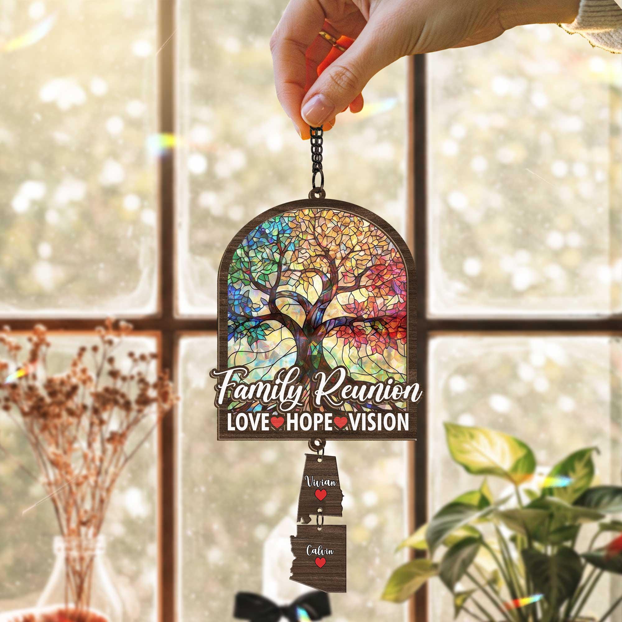 Custom Family Reunion Suncatcher– Wood State Map Gift – Family Tree Keepsake – Personalized Holographic Ornament – Family Reunion Decor