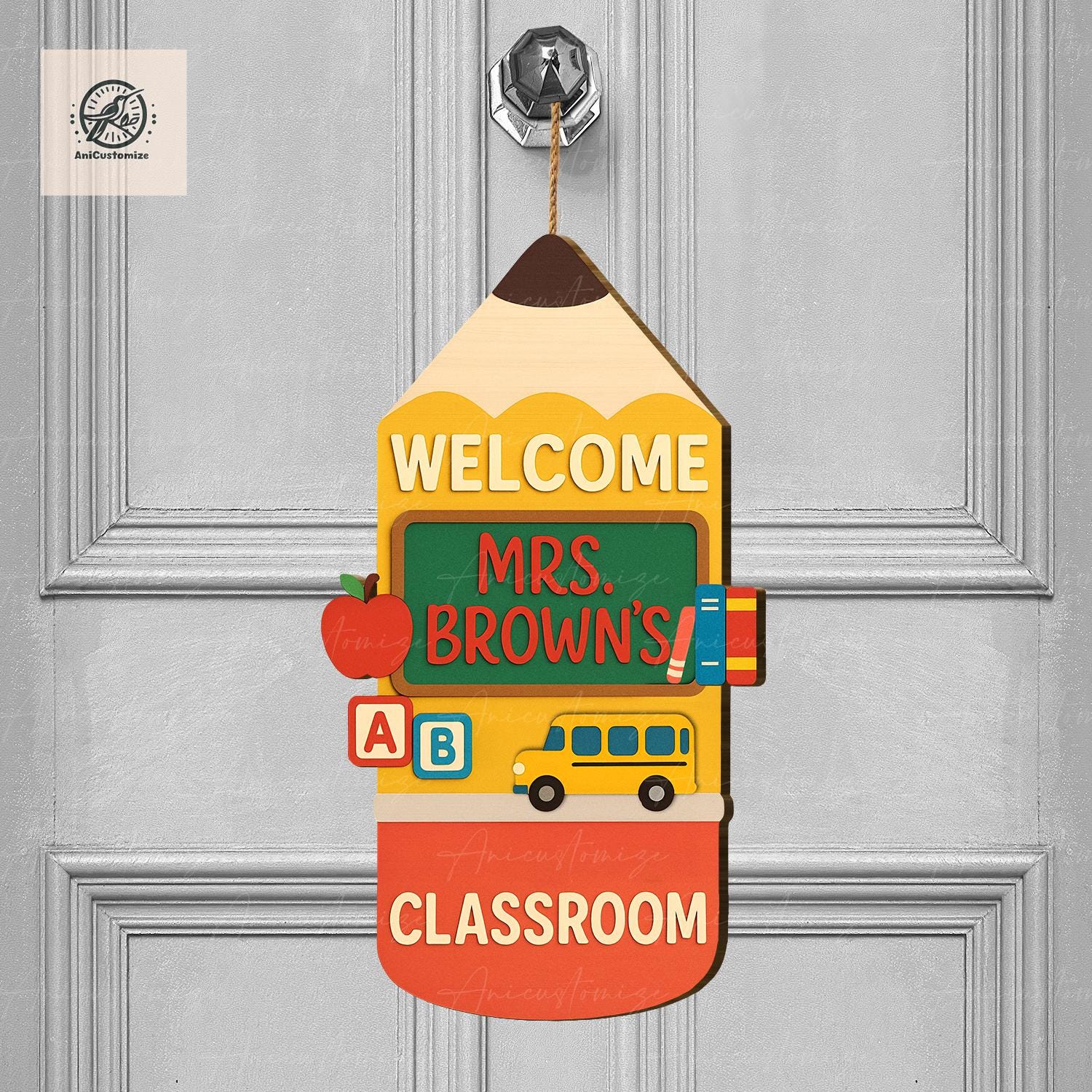 Personalized Classroom Welcome Sign – Custom Teacher Pencil Door Hanger with Name, Bus & Apple Design, Back to School Classroom Decor