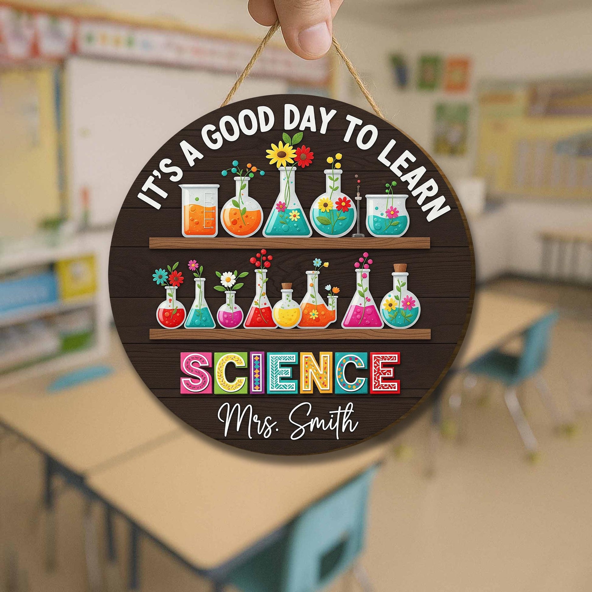 Personalized Science Teacher Door Sign – Round Classroom Lab Decor with Beakers & Flowers – Custom STEM Gift for Educators, Teachers