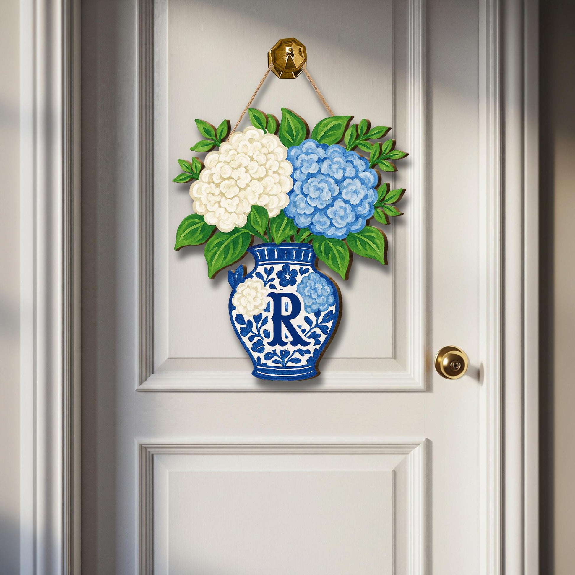 Custom Chinoiserie Vase Monogram Door Hanger – Hydrangea Floral Front Door Sign – Personalized Hanging Porch Decor with Last Name Initial