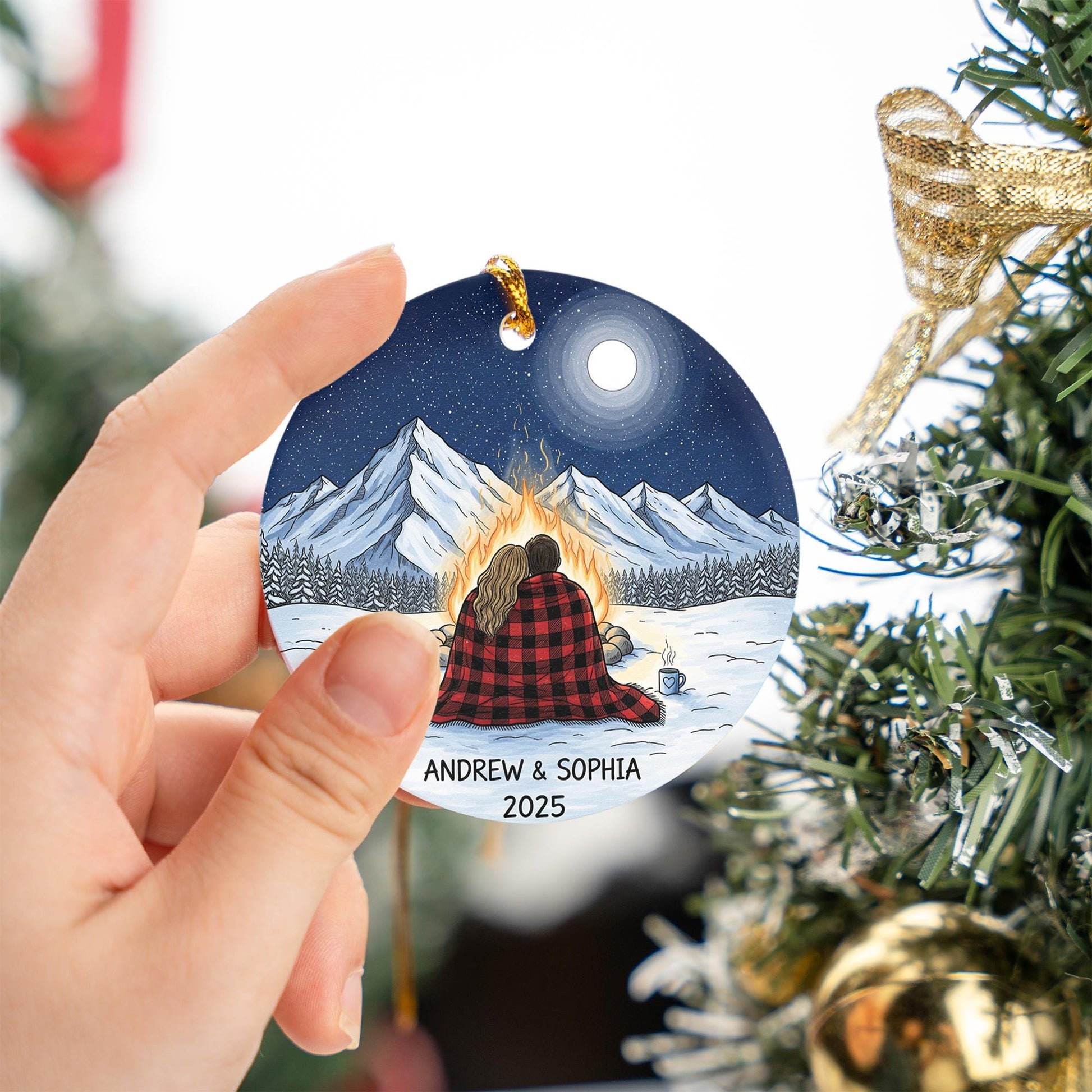 Personalized Couple Christmas Ornament – Custom Campfire Mountain Scene with Names & Year, Romantic Holiday Gift 2025