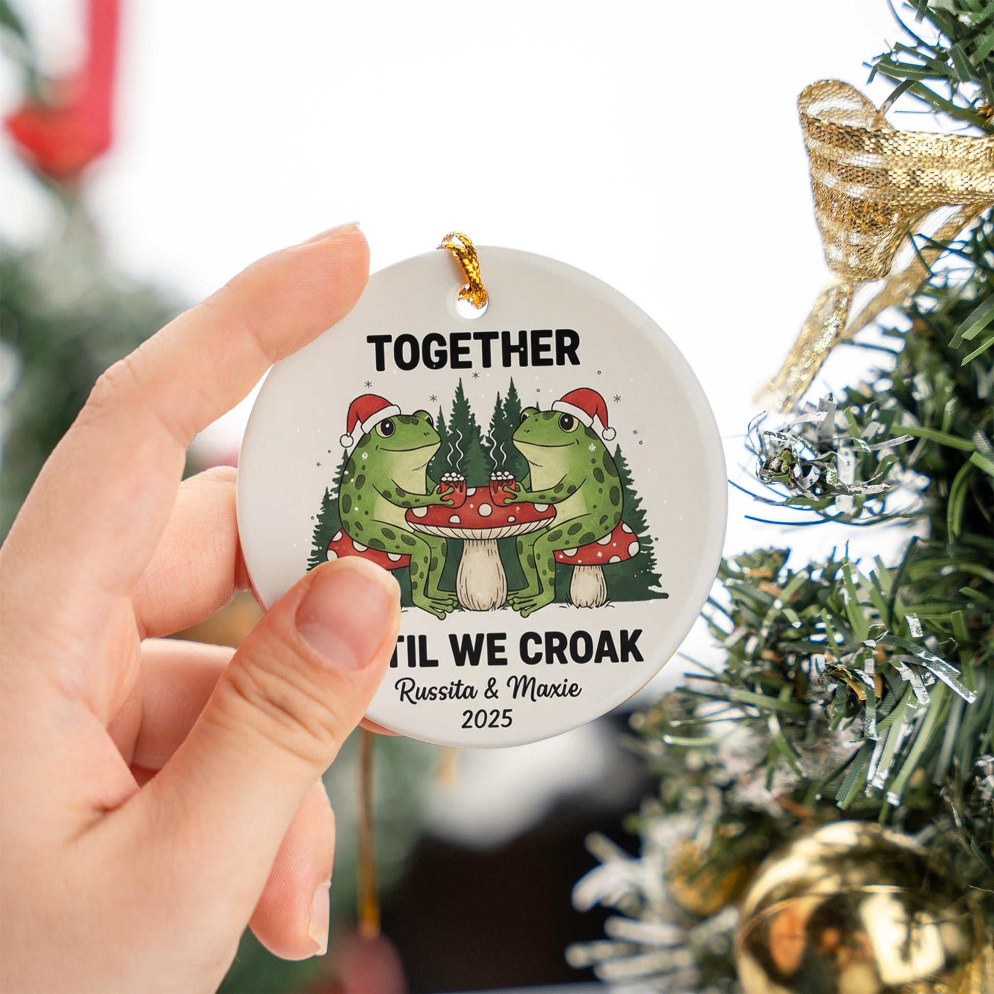 Personalized Couple Frog Ornament – Ceramic Christmas Decoration with Santa Hats, Together Until We Croak Design