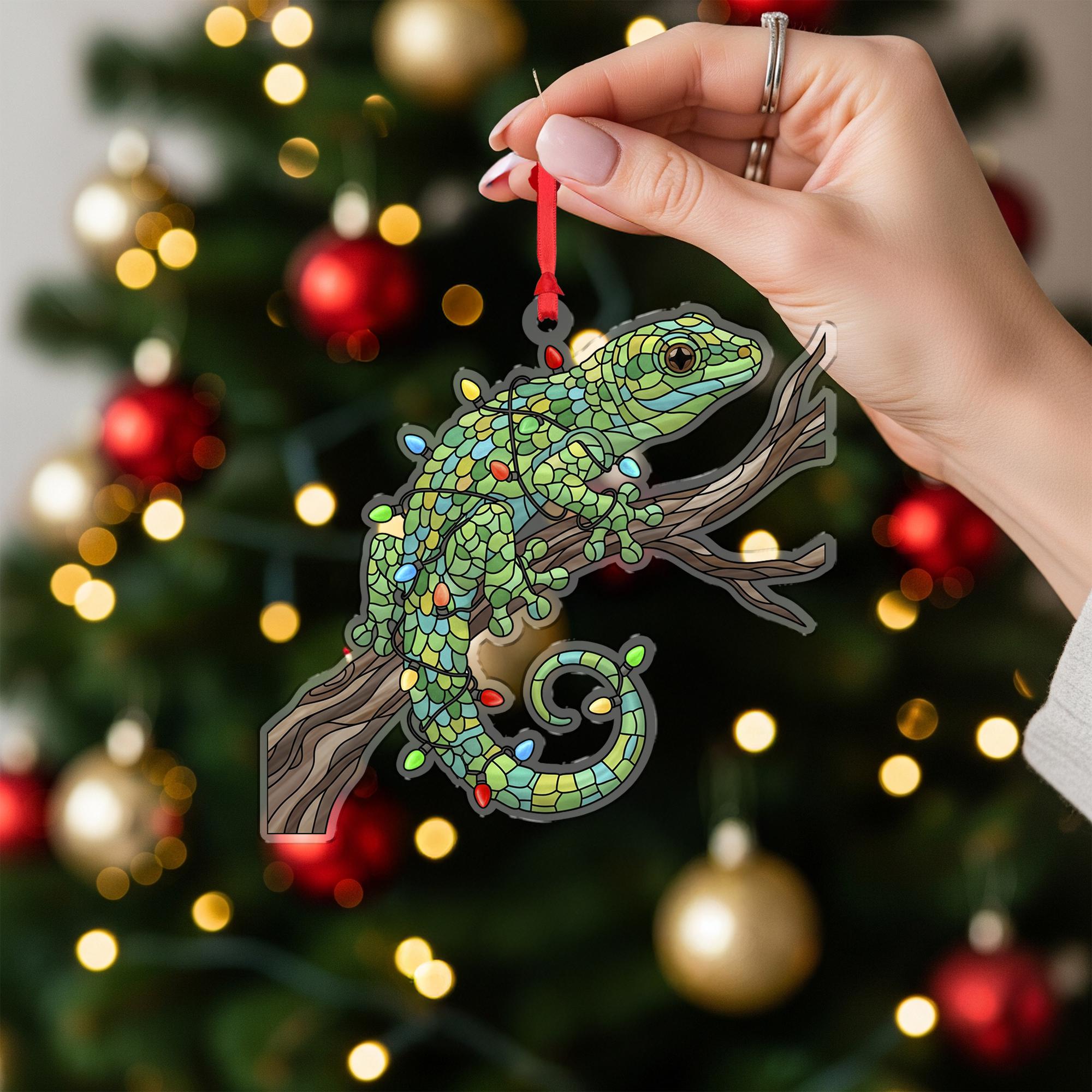 Christmas Ornament – Holiday Tree Decoration with Gecko Lizard on Branch and Lights Design
