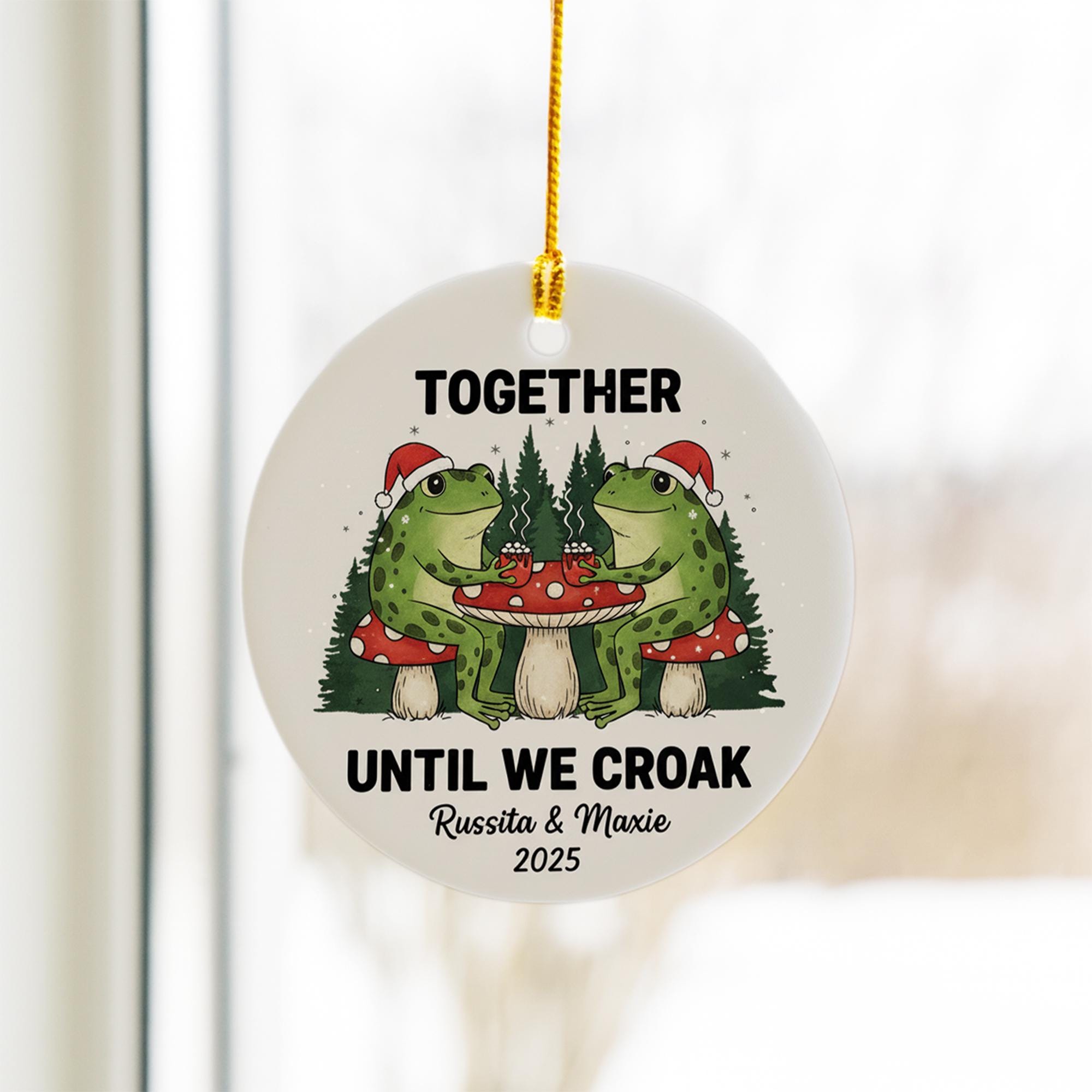 Personalized Couple Frog Ornament – Ceramic Christmas Decoration with Santa Hats, Together Until We Croak Design