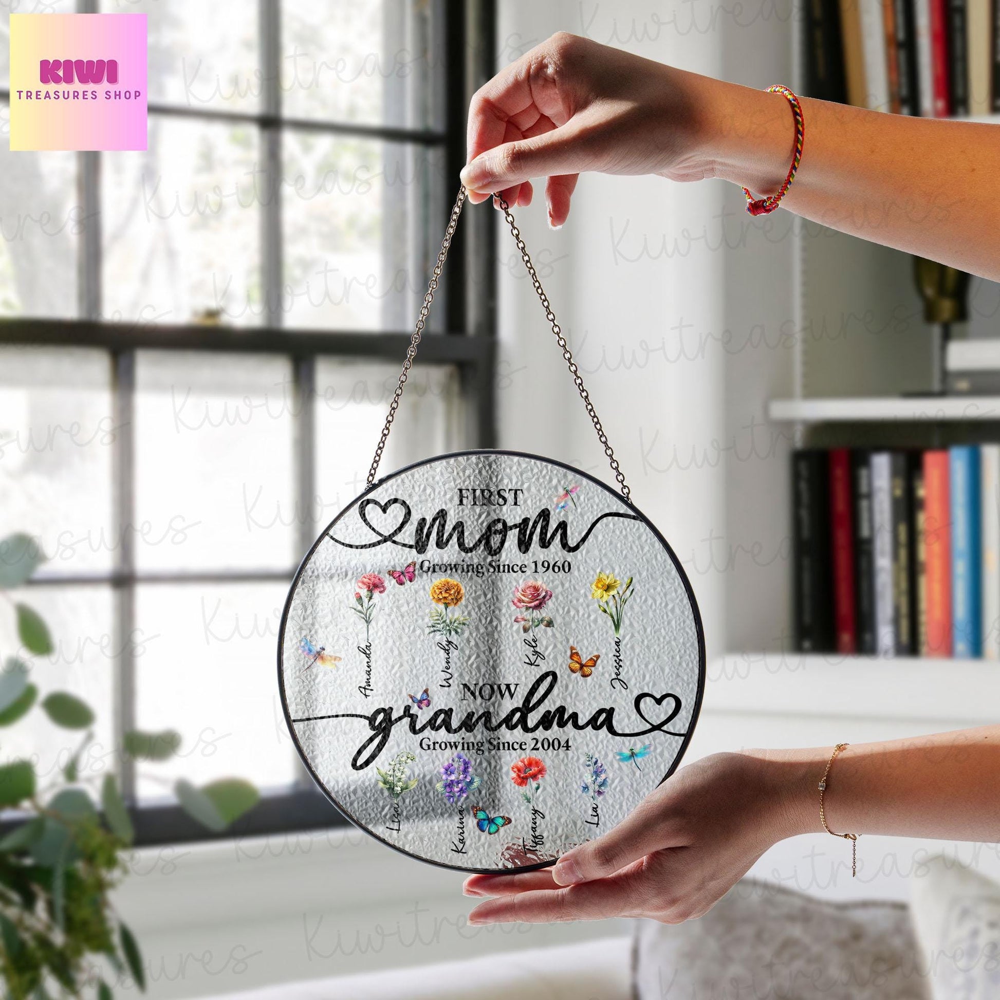 Personalized Birth Month Flowers Mom Grandma Garden Glass Suncatcher, Birth Flower Glass Ornament 1st mom now grandma, Bouquet flowers Decor