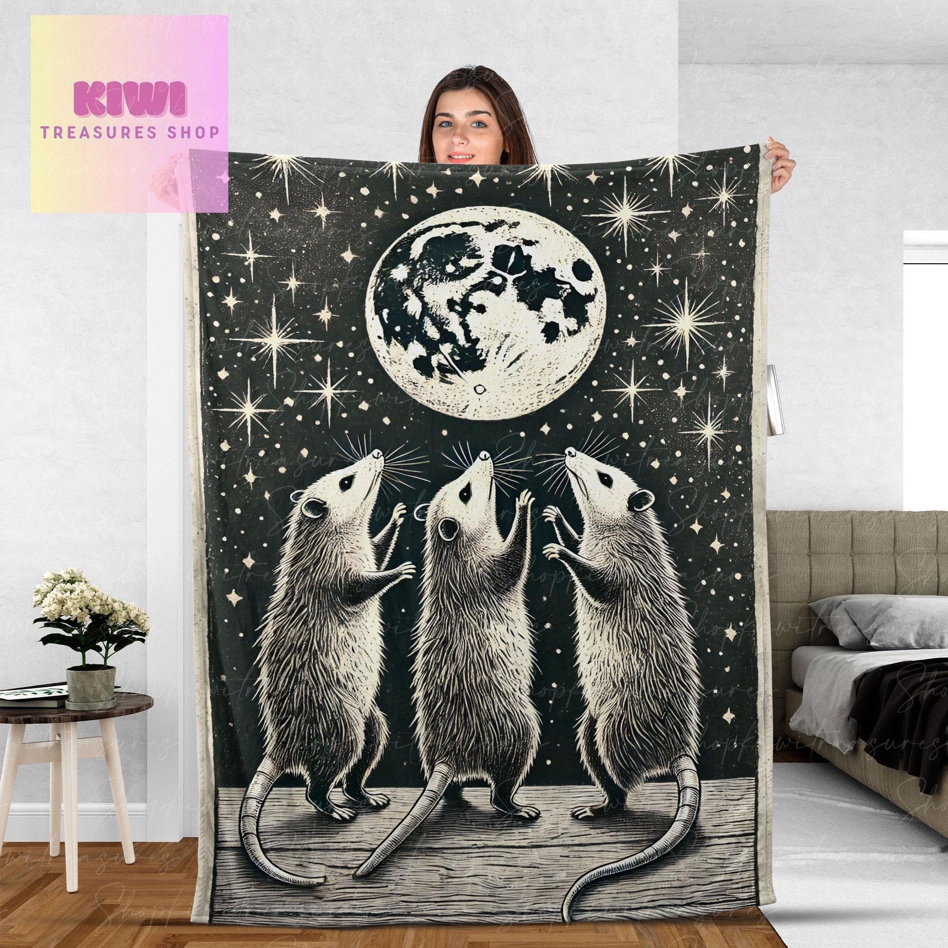 Feral opossum howling at moon night Blanket, Funny Trash animal Fleece Blanket, Unique Gifts for opossum Lovers, Cute possum bedroom decor