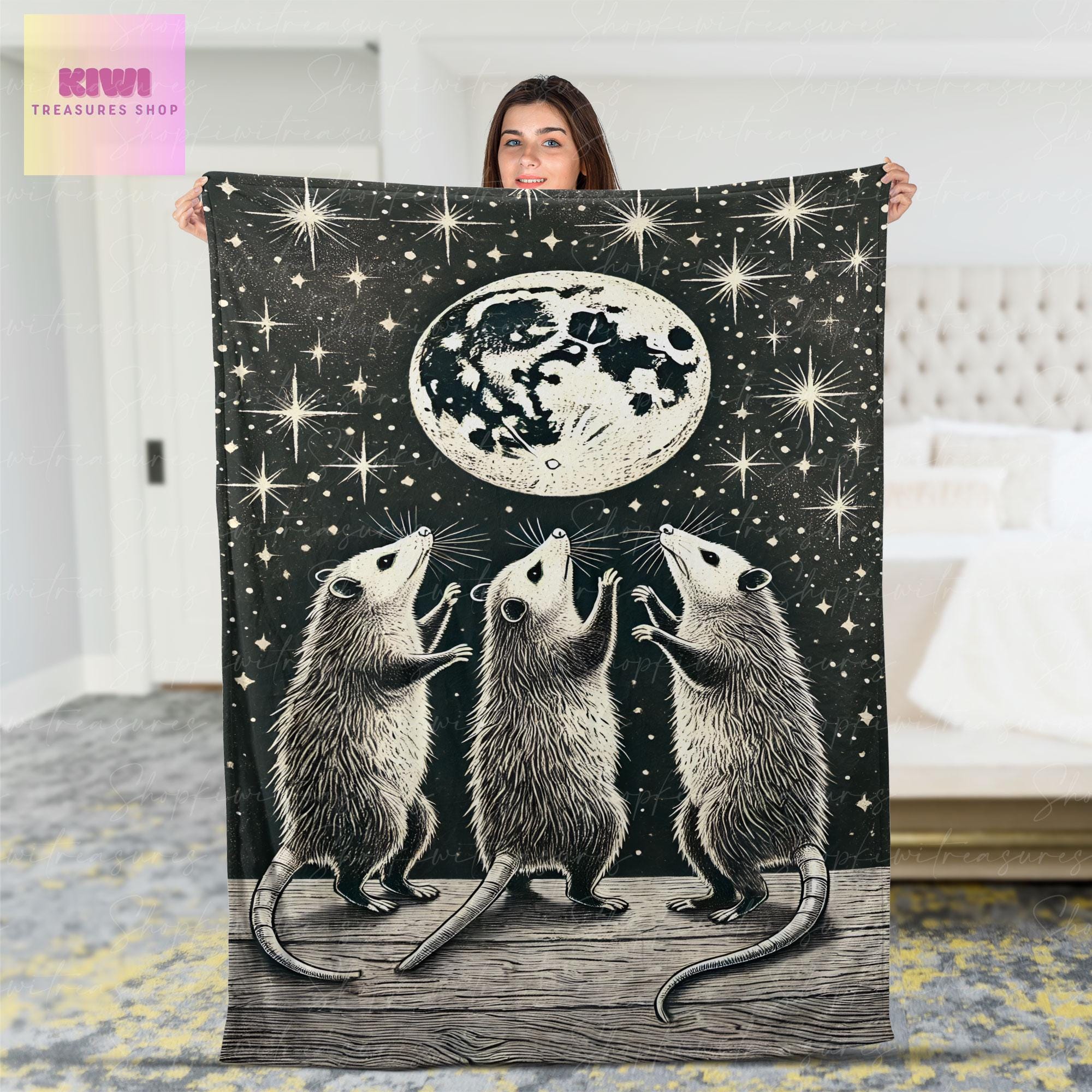 Feral opossum howling at moon night Blanket, Funny Trash animal Fleece Blanket, Unique Gifts for opossum Lovers, Cute possum bedroom decor