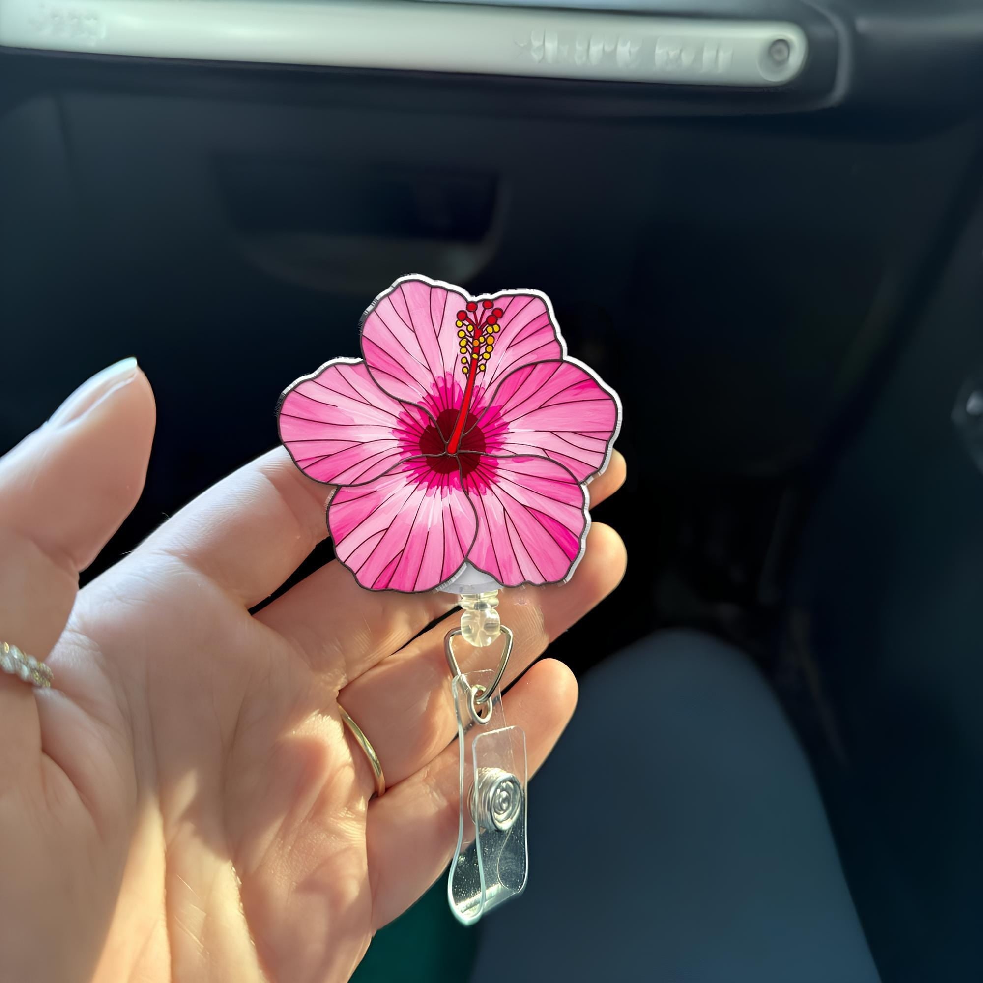Hibiscus Flower Badge Reel – Tropical Floral ID Holder for Nurses, Teachers, Staff, Flower Nurse Badge Clip, Cute Spring, Accessory Gift