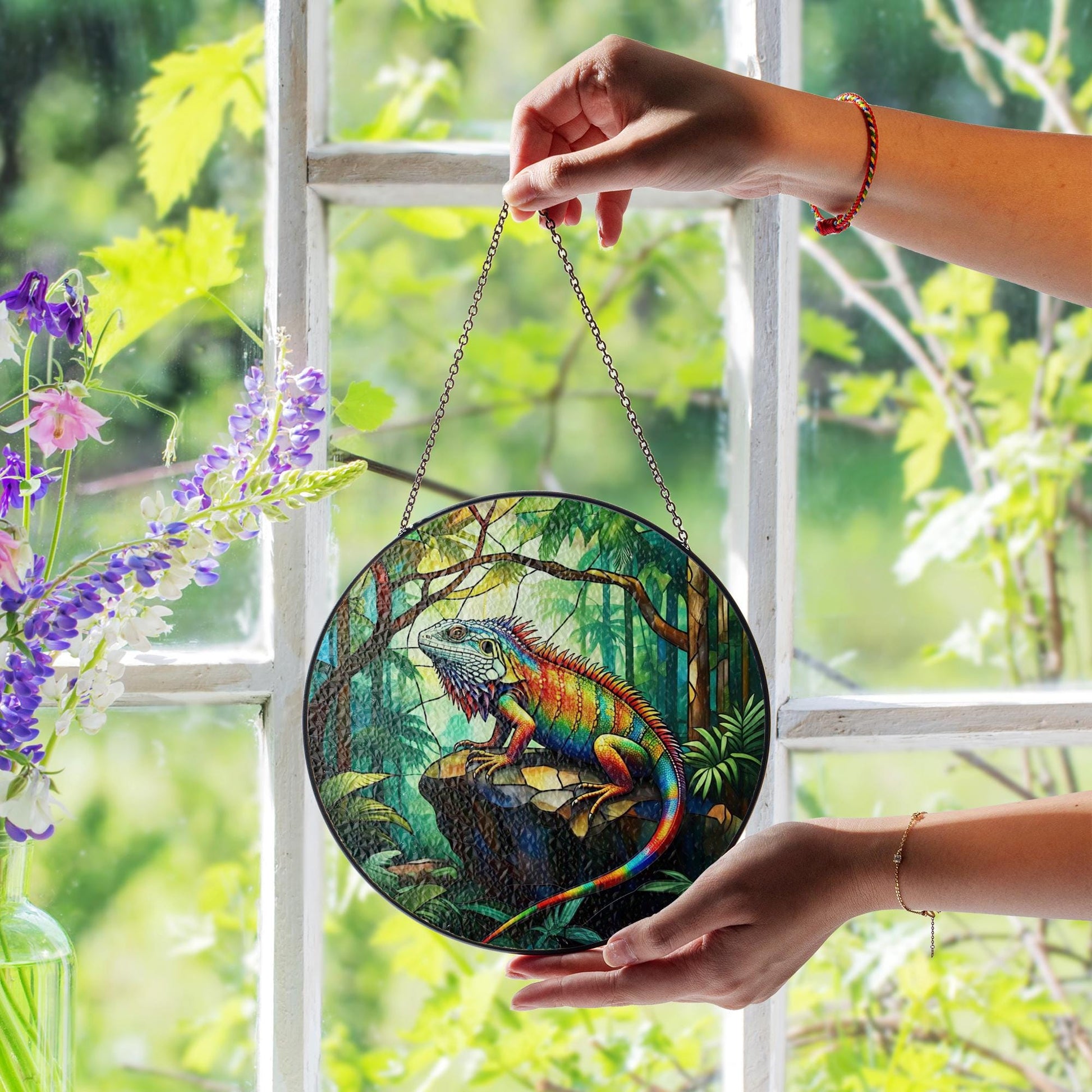 Colorful Iguana Glass Suncatcher – Jungle Lizard Glass Style Hanging Art for Reptile Lovers, Terrarium or Nature Window Decor, Lizard Lover