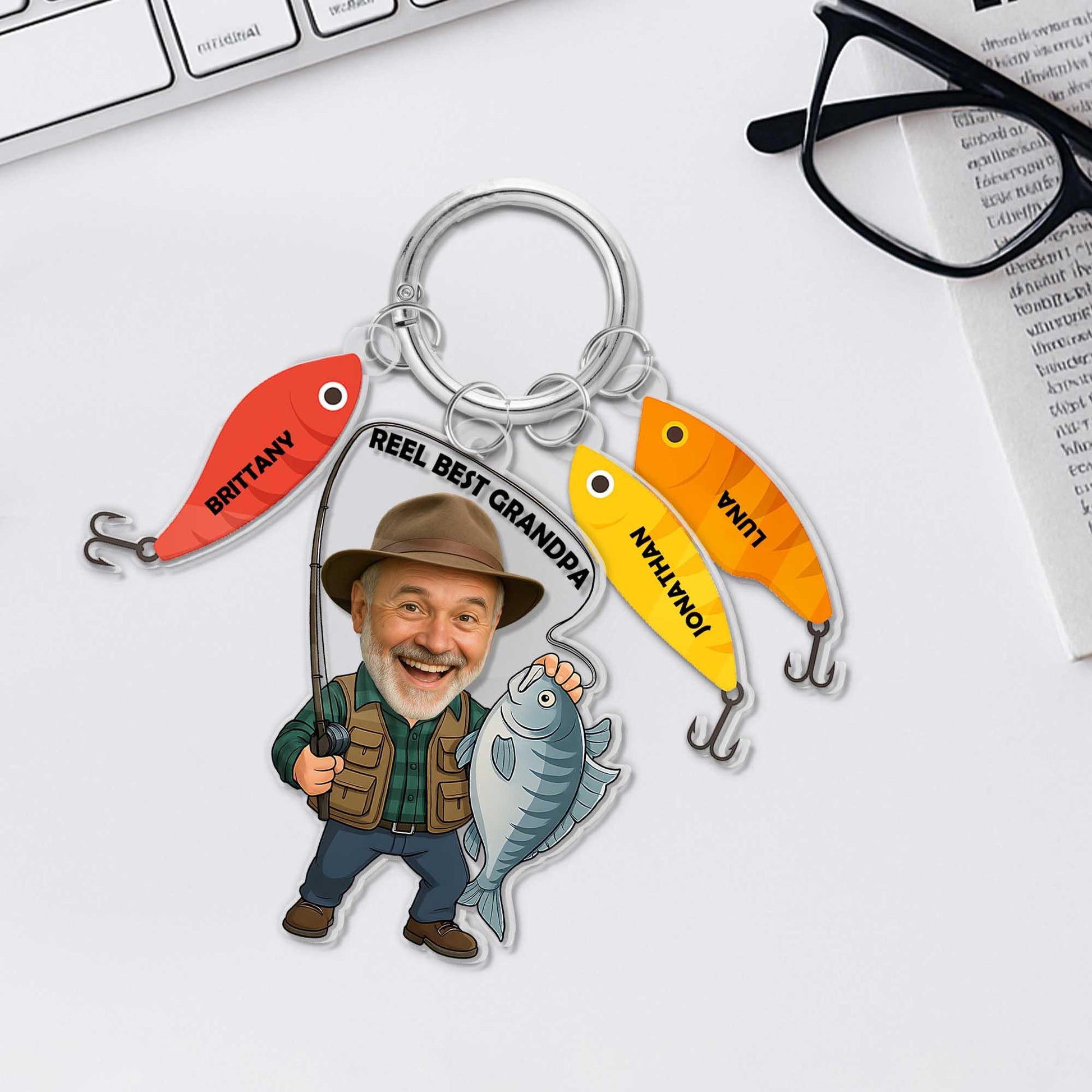 Reel Best Grandpa Fishing Keychain – Custom Photo & Name Lures Gift, Personalized Father’s Day Keyring for Fisherman Grandpa