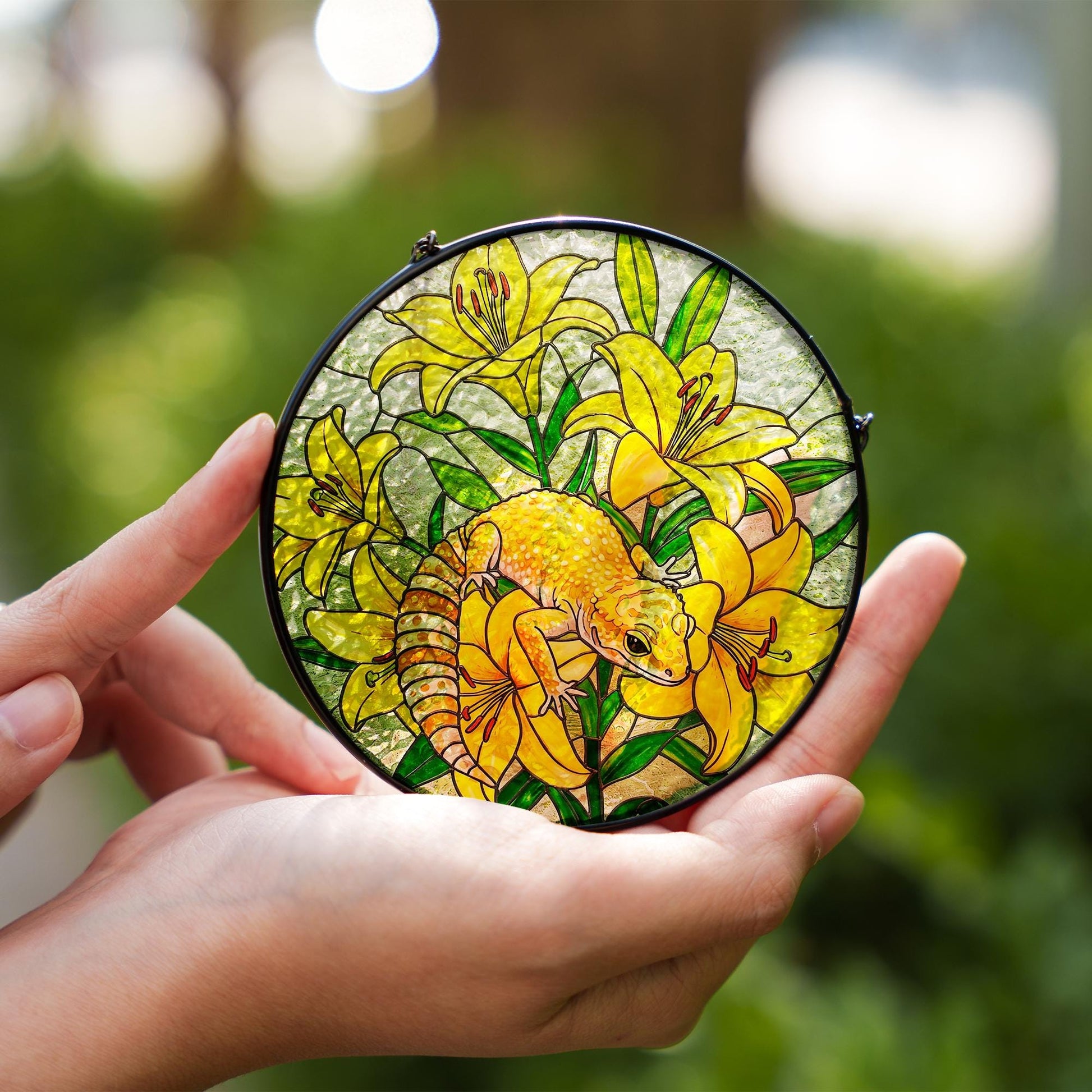 Gecko and Yellow Lilies Glass Suncatcher | Custom Nature Window Decor | Bright Yellow Floral and Reptile Suncatcher | Unique Home Decor