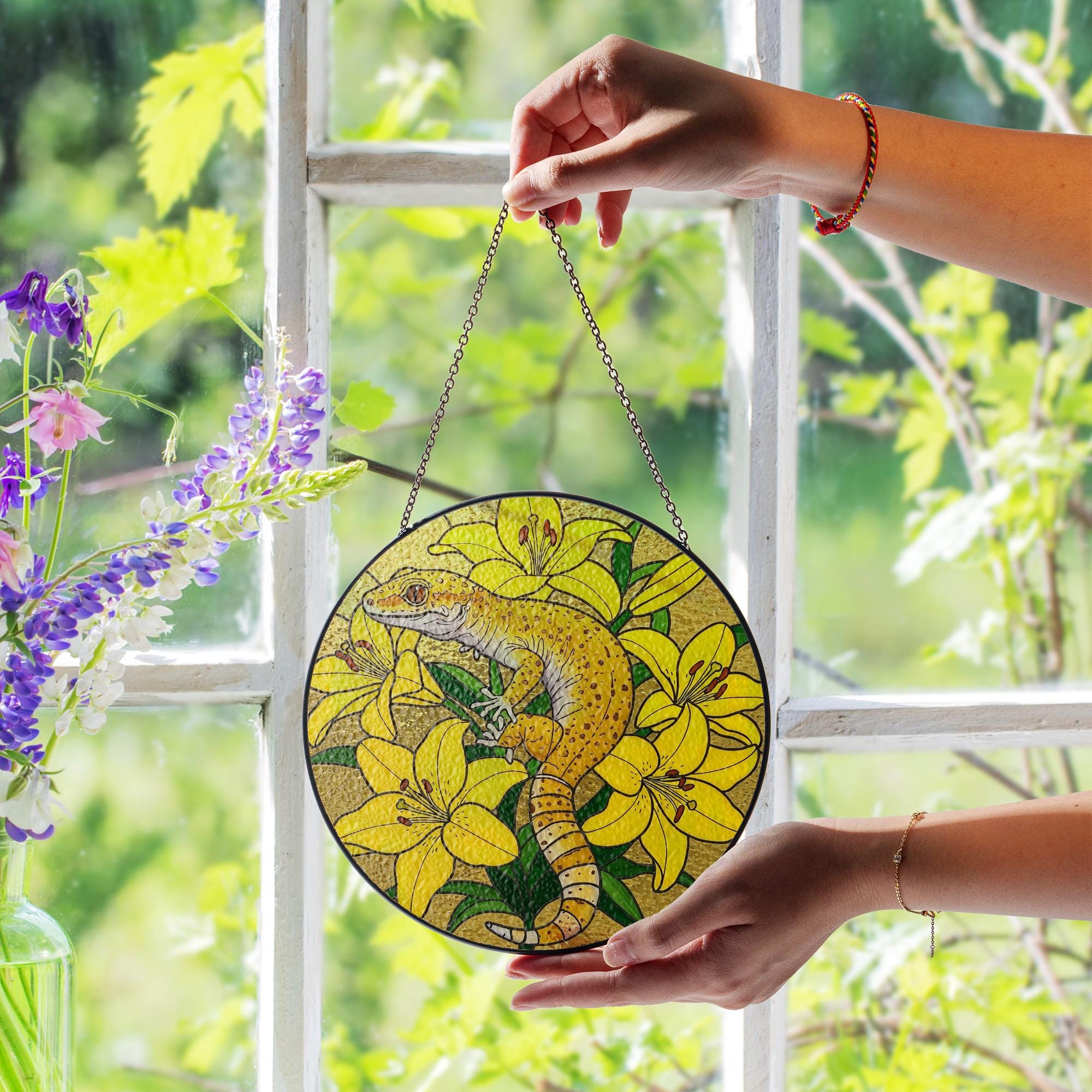 Vibrant Gecko Yellow Lilies Glass Suncatcher | Nature-Inspired Window Hanging | Floral & Reptile Window Decor | Custom Home Accent