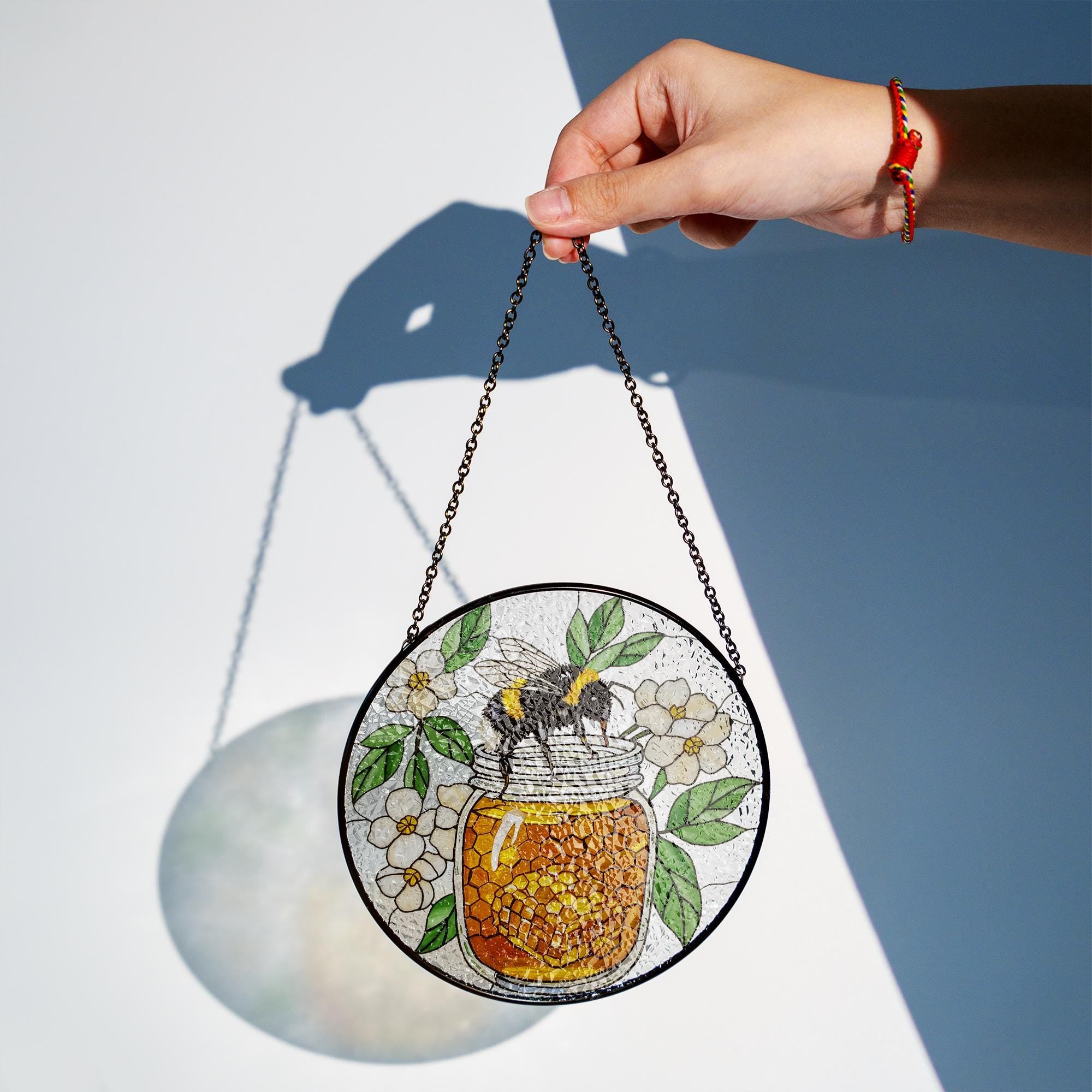 Bee and Honey Jar Glass Suncatcher – Stained Glass Style Floral Window Hanging – Nature-Inspired Home or Garden Decor Gift, Bee Suncatcher