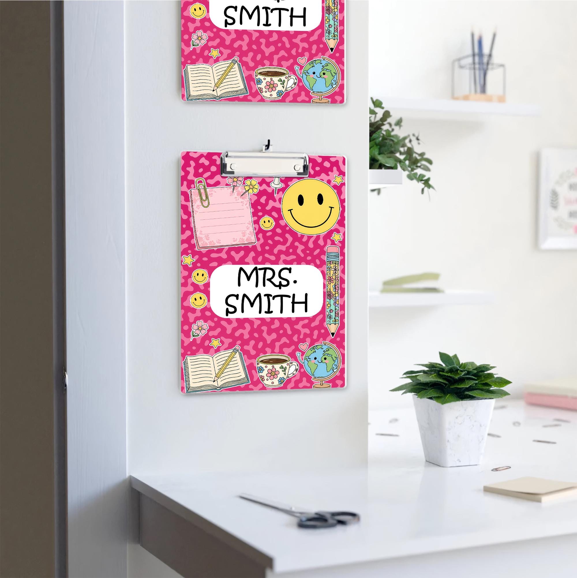Personalized Teacher Clipboard with Pink Camo and Smiley Faces – Custom Name Cute Classroom Gift, Retro Back to School Office Decor