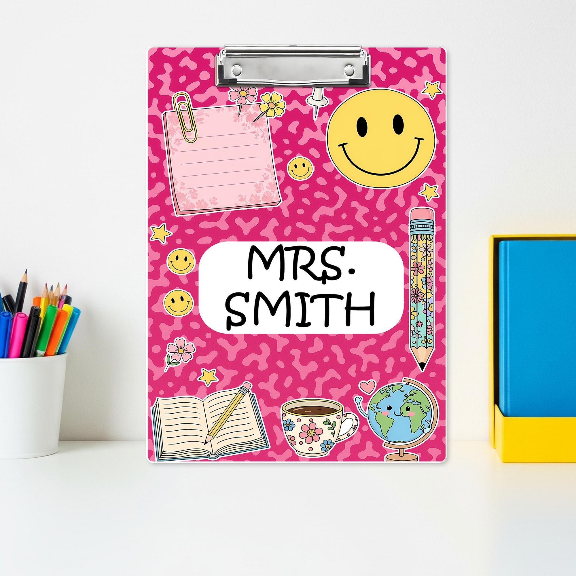 Personalized Teacher Clipboard with Pink Camo and Smiley Faces – Custom Name Cute Classroom Gift, Retro Back to School Office Decor