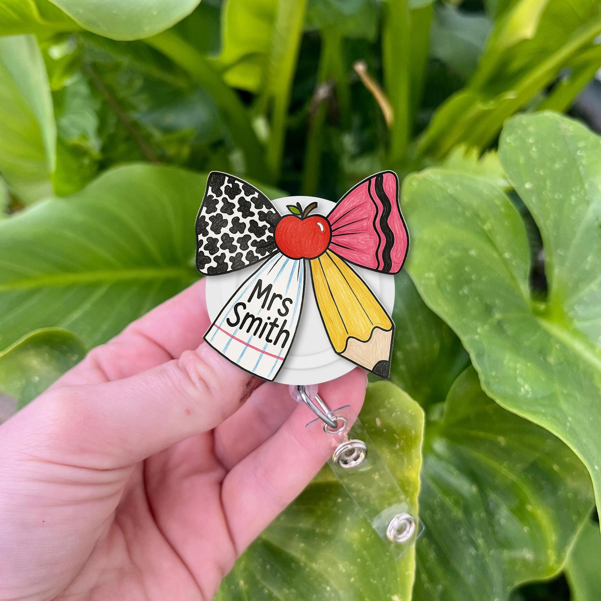 Personalized Teacher Badge Reel – Cute Bow Design with Pencil, Apple & Notebook Patterns, Custom Name ID Holder for Back to School