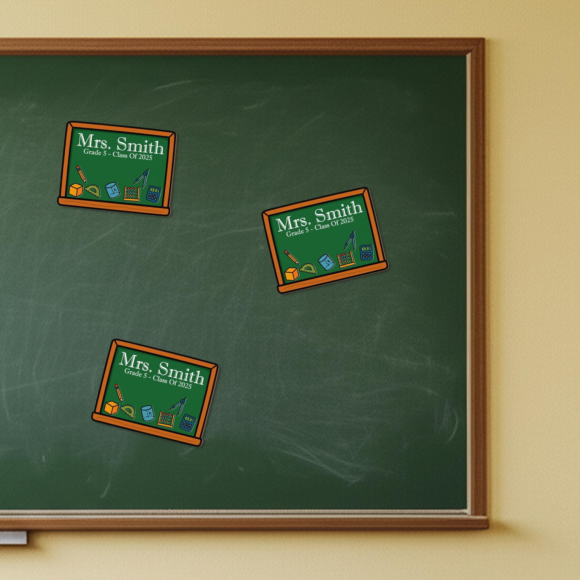 Custom Math Teacher Shaker Magnet – Math & Classroom Icons on Chalkboard with Name, Class of 2025, Fun Back to School Gift, Educators Gift