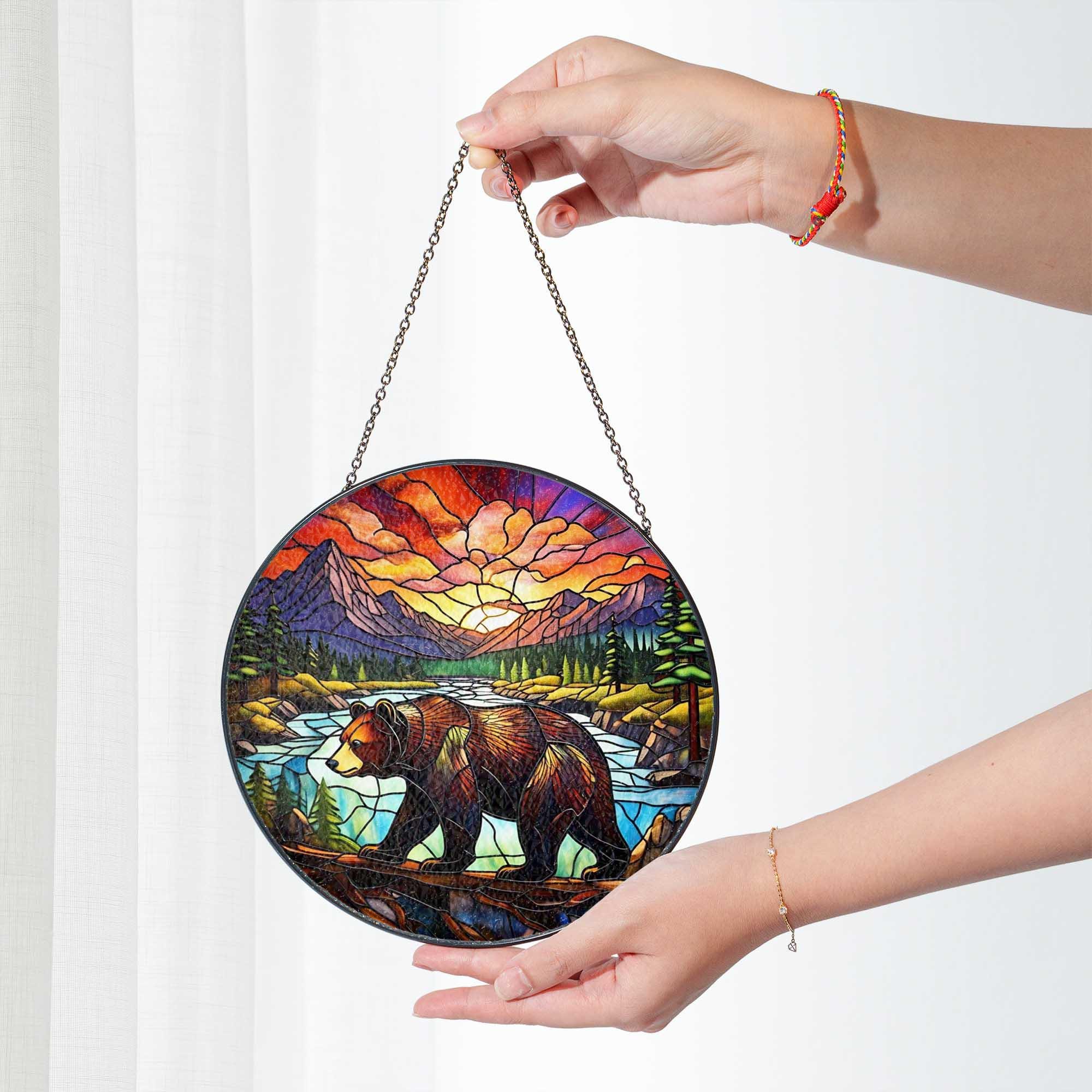 Mountain Bear Glass Suncatcher – Stained Glass Style Wildlife Window Hanging, Rustic Cabin Decor, Forest Nature Round Light Catcher