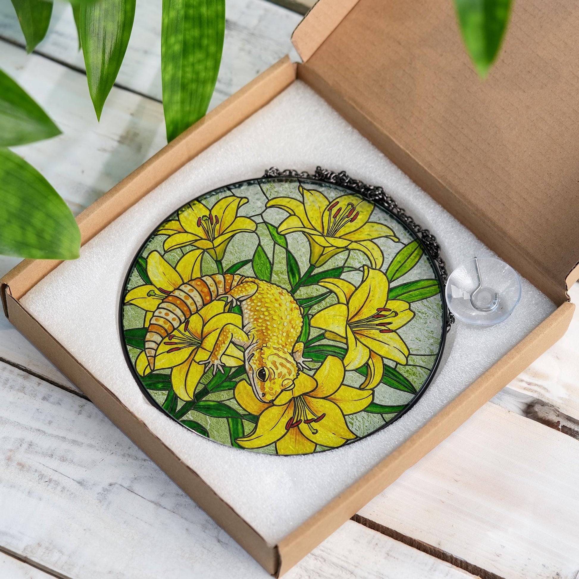Gecko and Yellow Lilies Glass Suncatcher | Custom Nature Window Decor | Bright Yellow Floral and Reptile Suncatcher | Unique Home Decor