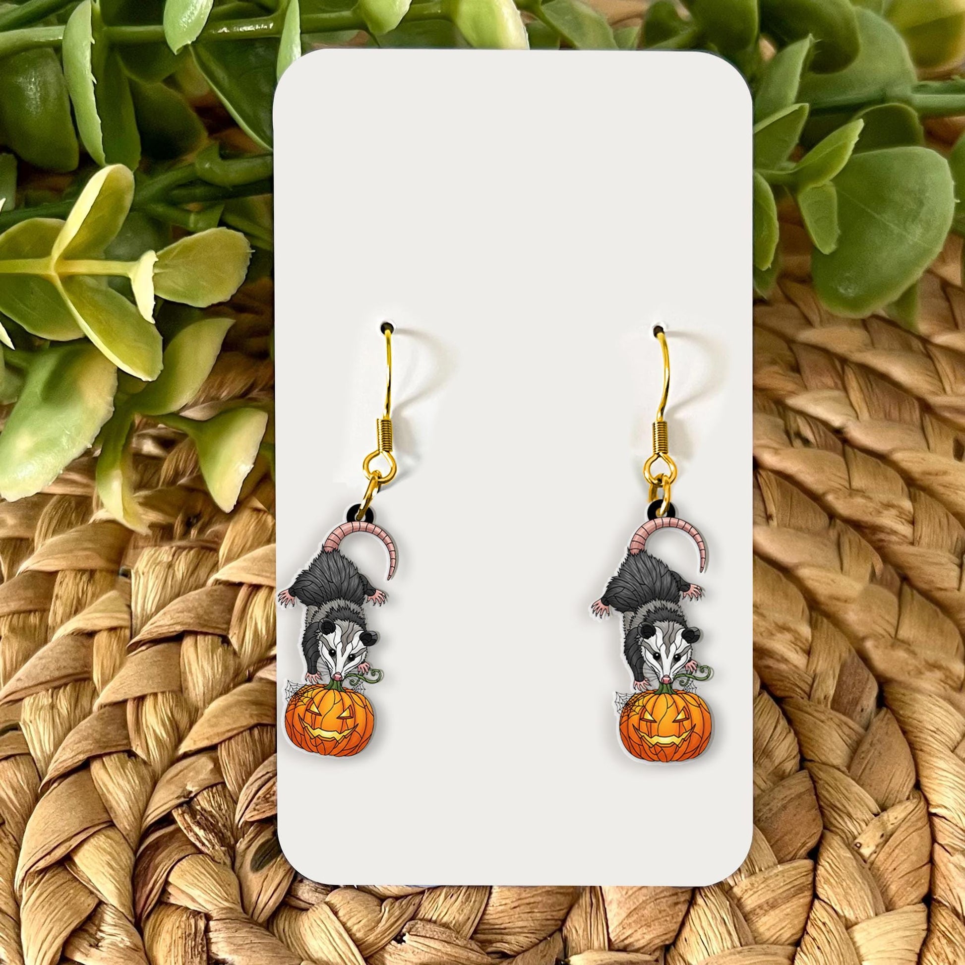 Halloween Opossum Pumpkin Earrings – Cute Spooky Fall Jewelry, Possum Jack-O'-Lantern Earrings for Halloween Lovers and Animal Fans
