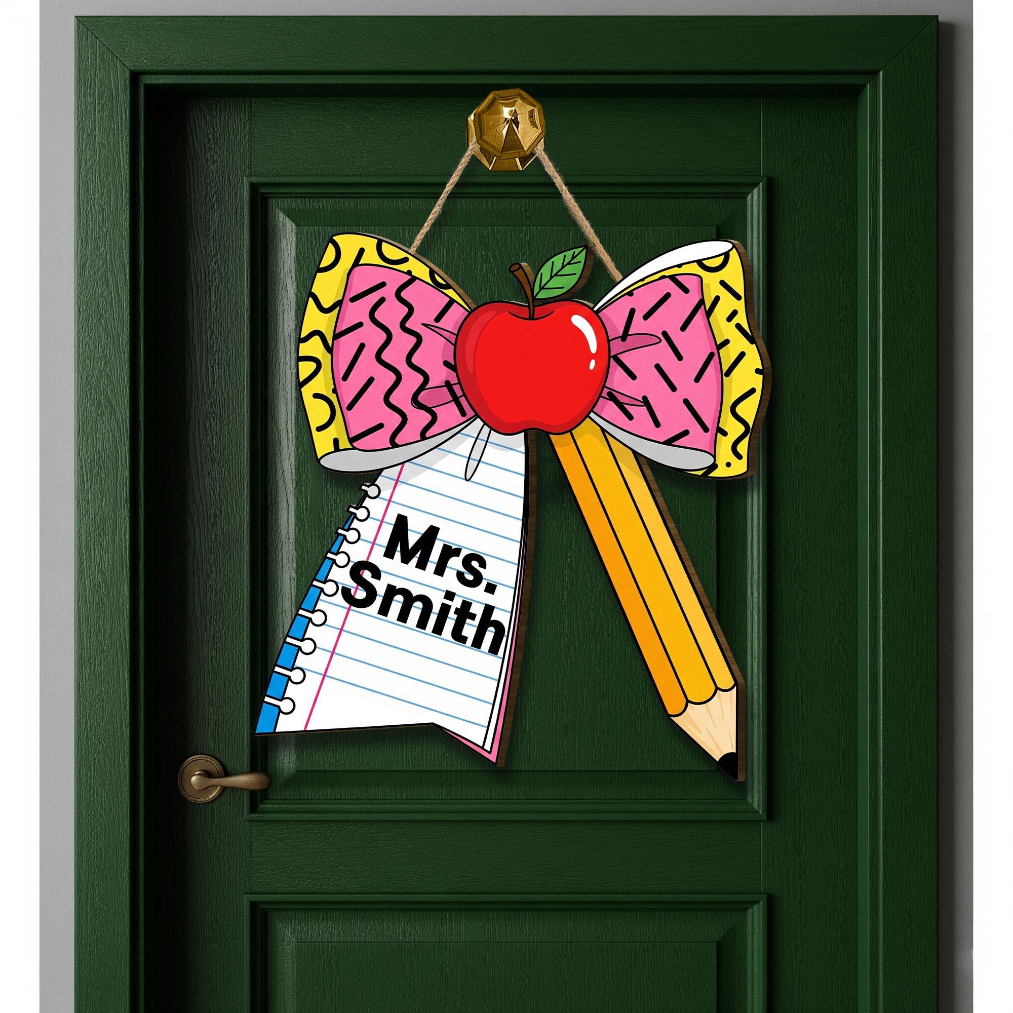 Personalized Teacher Bow Door Sign with Apple, Pencil & Notebook – Fun Custom Classroom Name Plaque for Back to School Decor