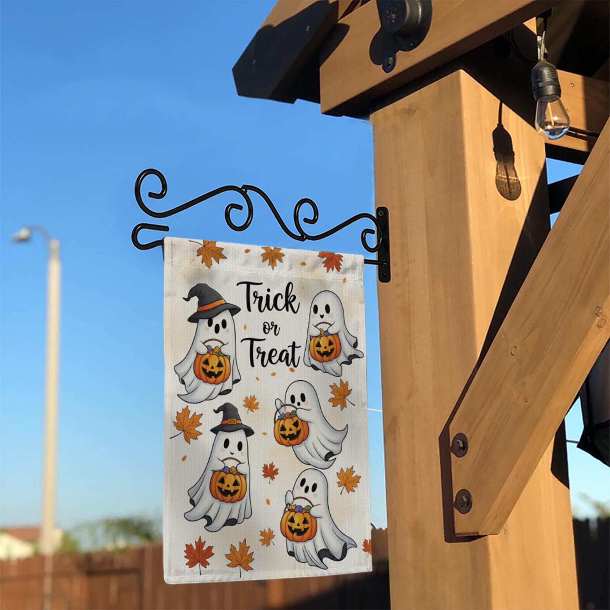 Trick or Treat Ghost Garden Flag – Cute Halloween Yard Decor with Pumpkins & Leaves, Outdoor Fall Decoration for Porch or Lawn