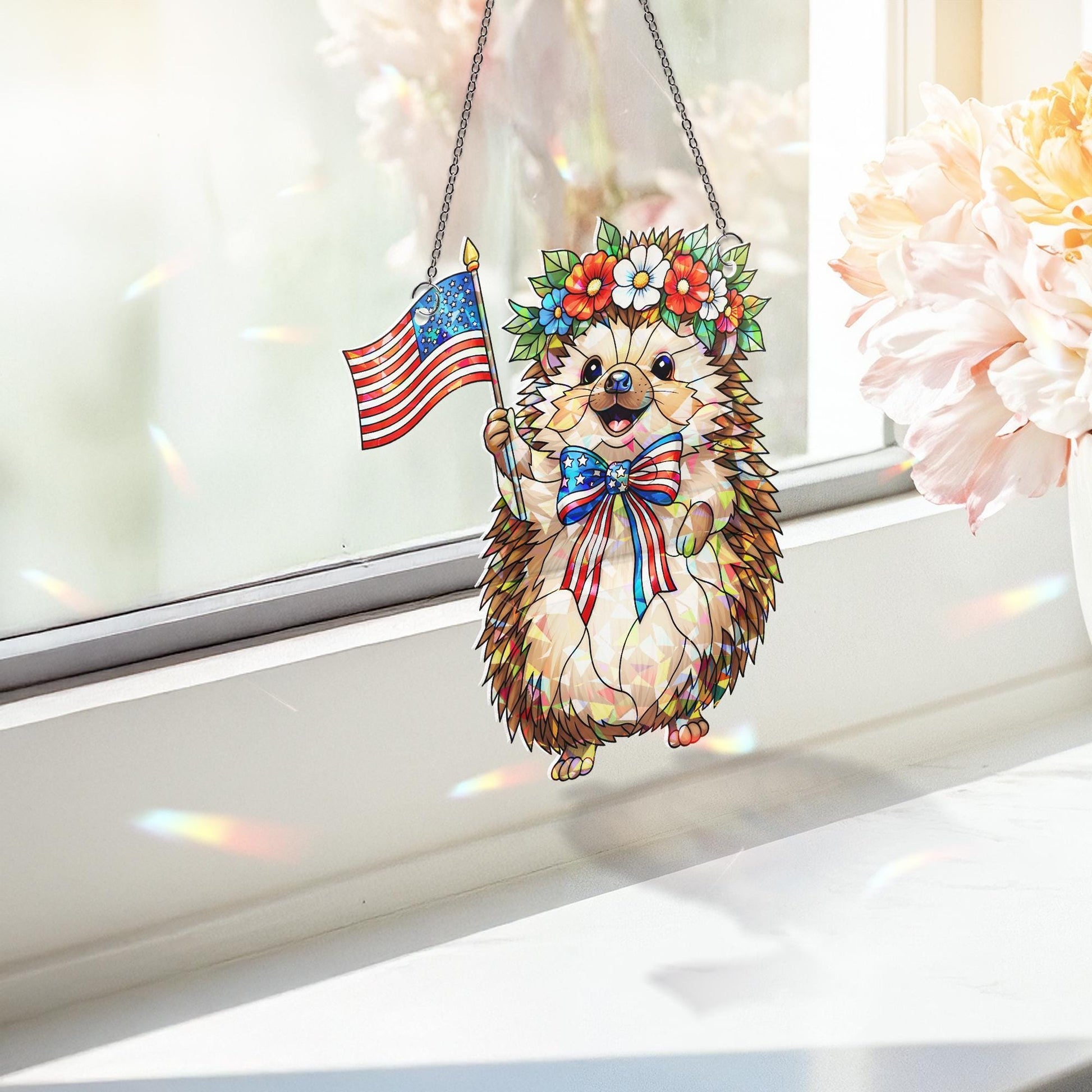 Patriotic Hedgehog Acrylic Window Hanging – 4th of July Suncatcher with USA Flag & Flowers, Cute Summer Independence Day Decor