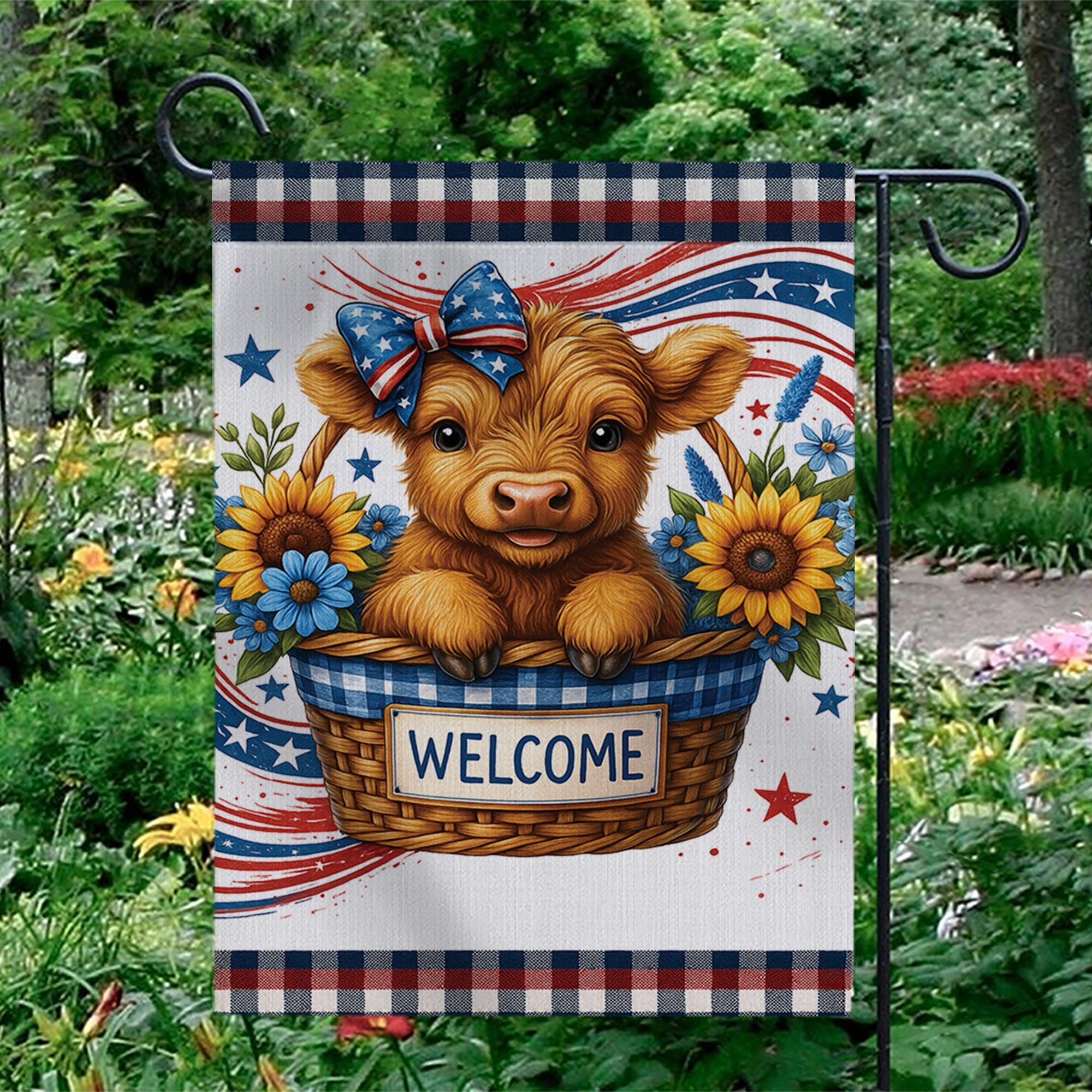Patriotic Cow Welcome Garden Flag – Highland Calf Farmhouse Yard Decor – 4th of July Country Floral Banner – Summer Outdoor Flag