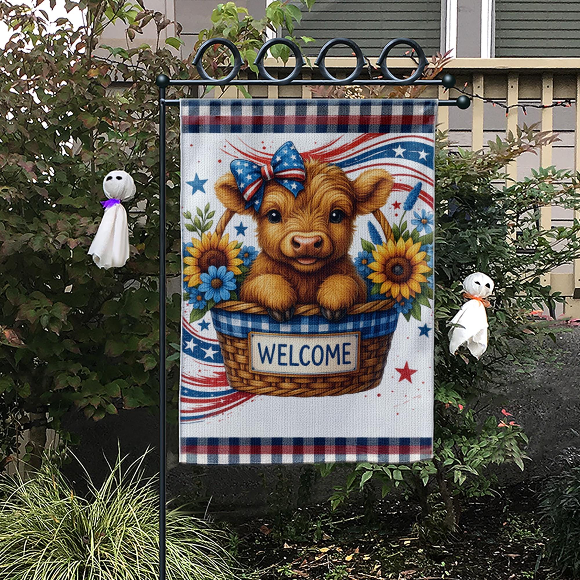 Patriotic Cow Welcome Garden Flag – Highland Calf Farmhouse Yard Decor – 4th of July Country Floral Banner – Summer Outdoor Flag
