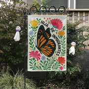Hija de Inmigrantes Garden Flag, Monarch Butterfly Outdoor Banner, Latina Pride Yard Decor, Bilingual Floral Immigrant Heritage Sign