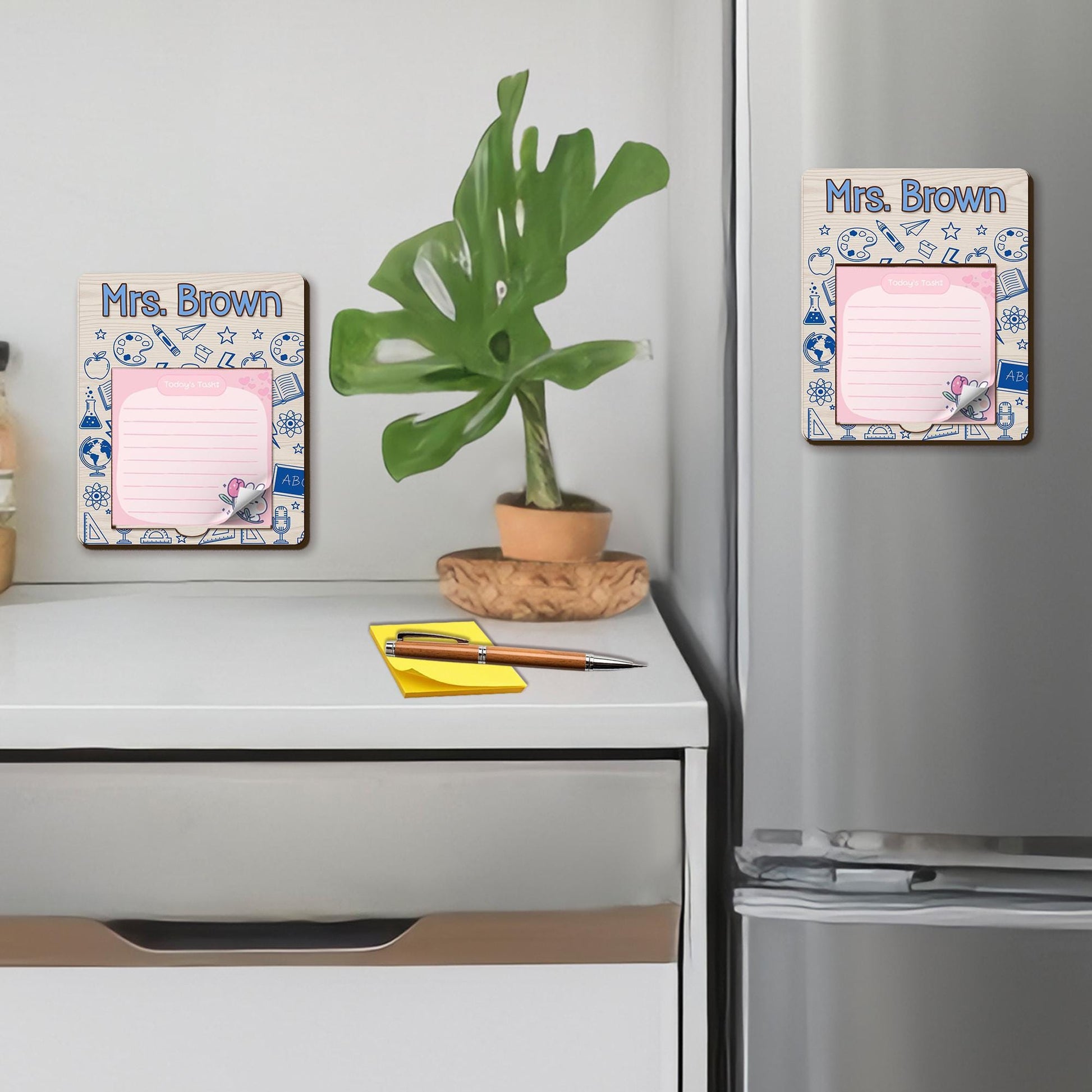 Personalized Teacher Sticky Note Holder Magnet – Custom Name School Blue Icon Design, Classroom To-Do List Organizer for Teachers, Educators