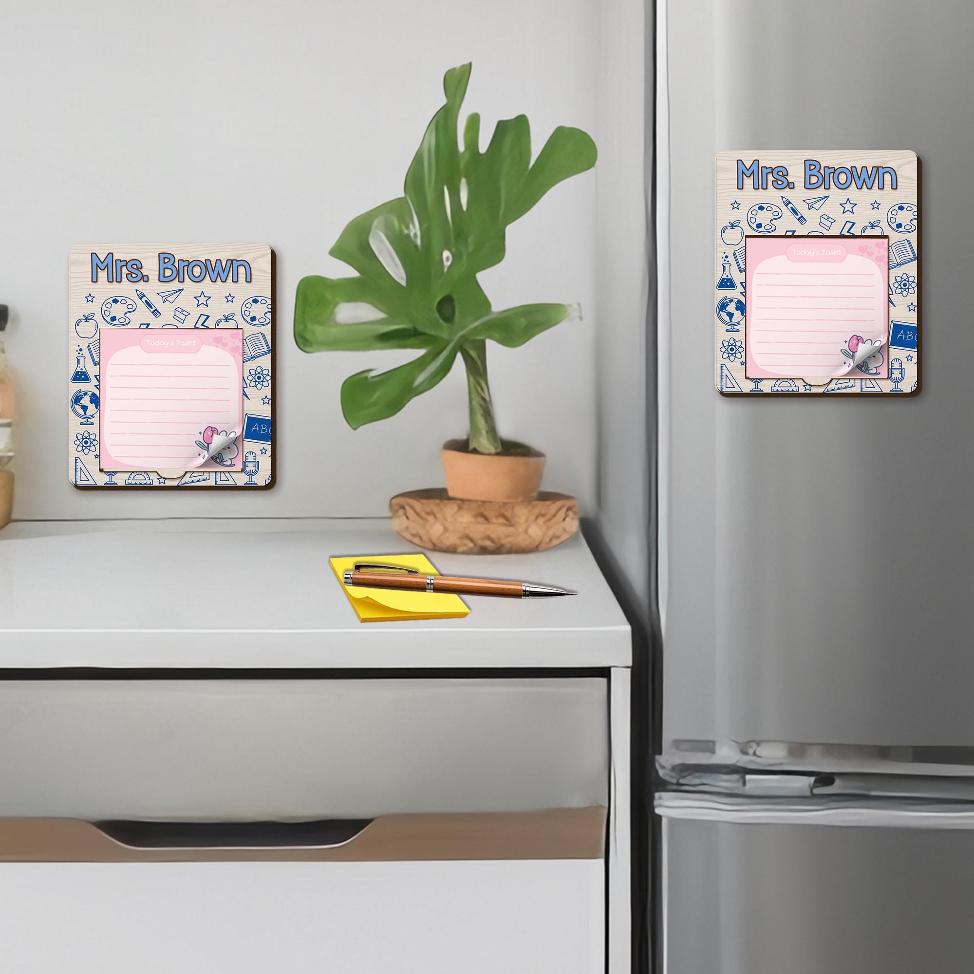 Personalized Teacher Sticky Note Holder Magnet – Custom Name School Blue Icon Design, Classroom To-Do List Organizer for Teachers, Educators
