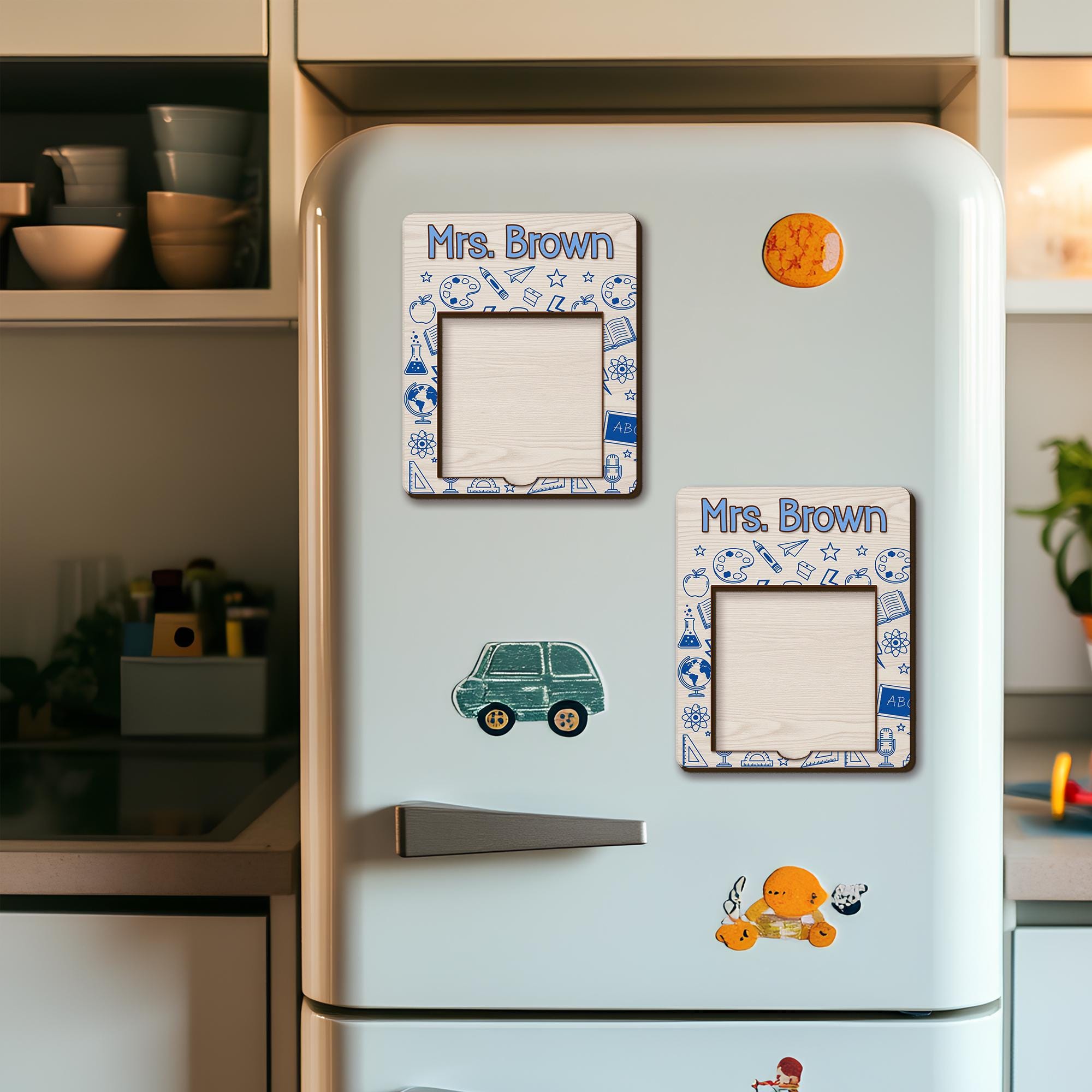 Personalized Teacher Sticky Note Holder Magnet – Custom Name School Blue Icon Design, Classroom To-Do List Organizer for Teachers, Educators