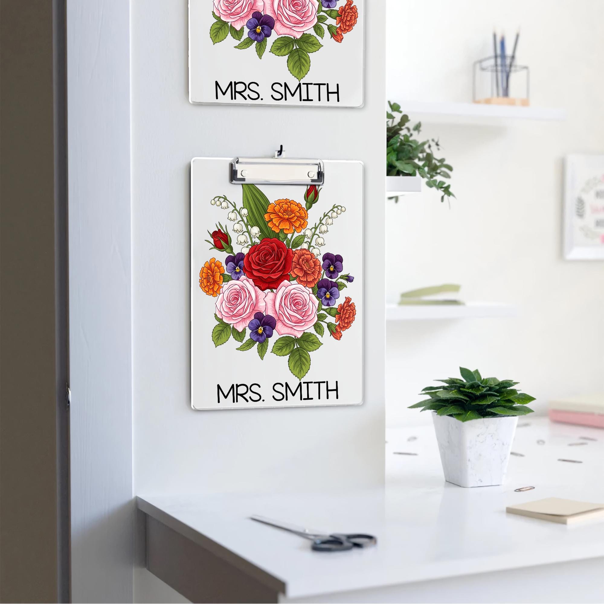 Personalized Floral Teacher Clipboard, Elegant Custom Name Gift with Rose Bouquet Design, Perfect for Educators or Office Decor