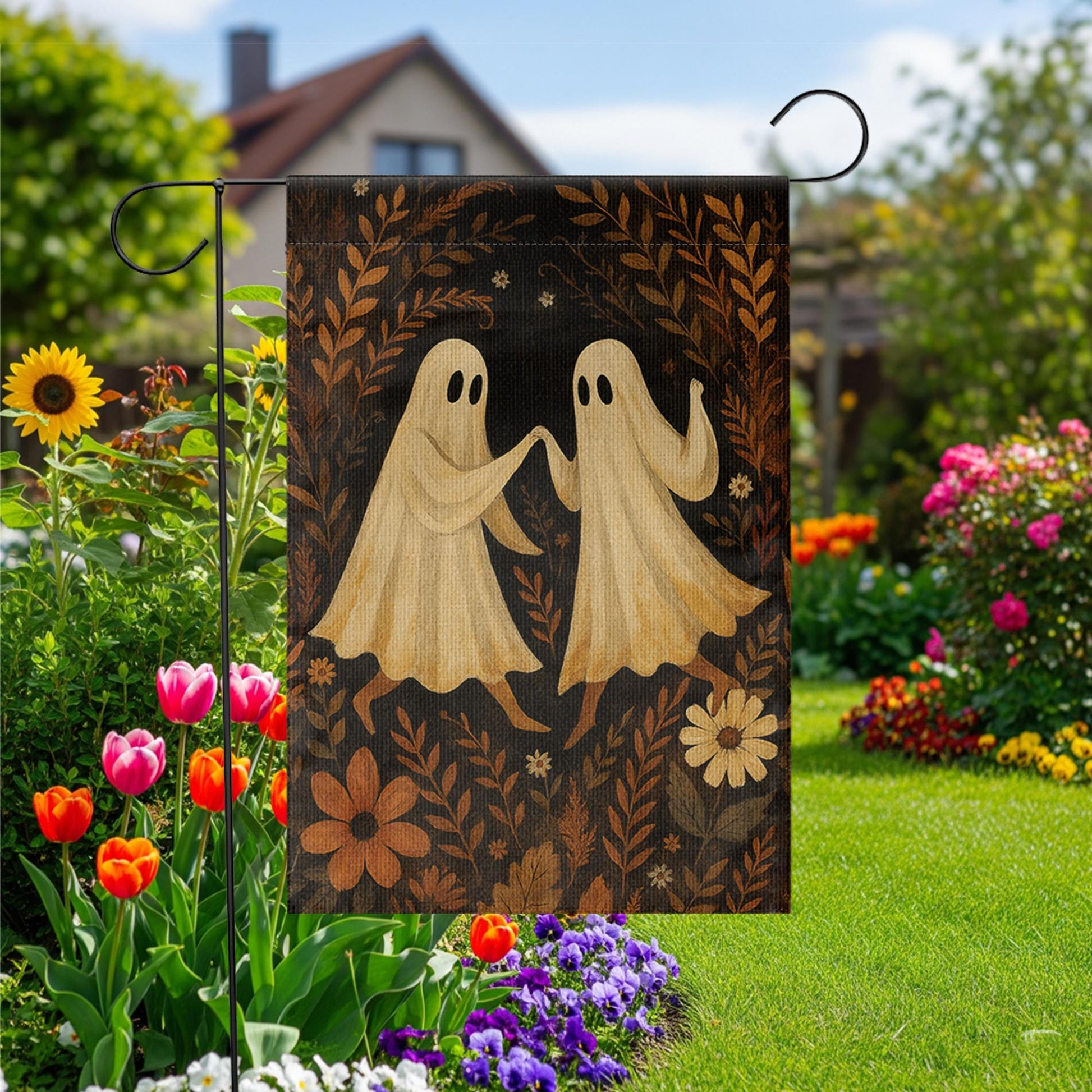 Dancing Ghost Couple Garden Flag, Cute Halloween Yard Decor, Spooky Fall Outdoor Sign, Vintage Floral Ghost Porch Decoration