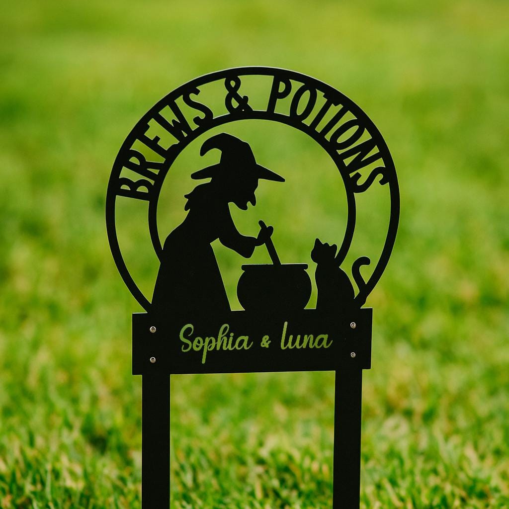 Brews & Potions Metal Sign – Witch Cauldron Garden Stake with Cat, Personalized Halloween Decor, Spooky Yard Sign, Fall Witch Gift