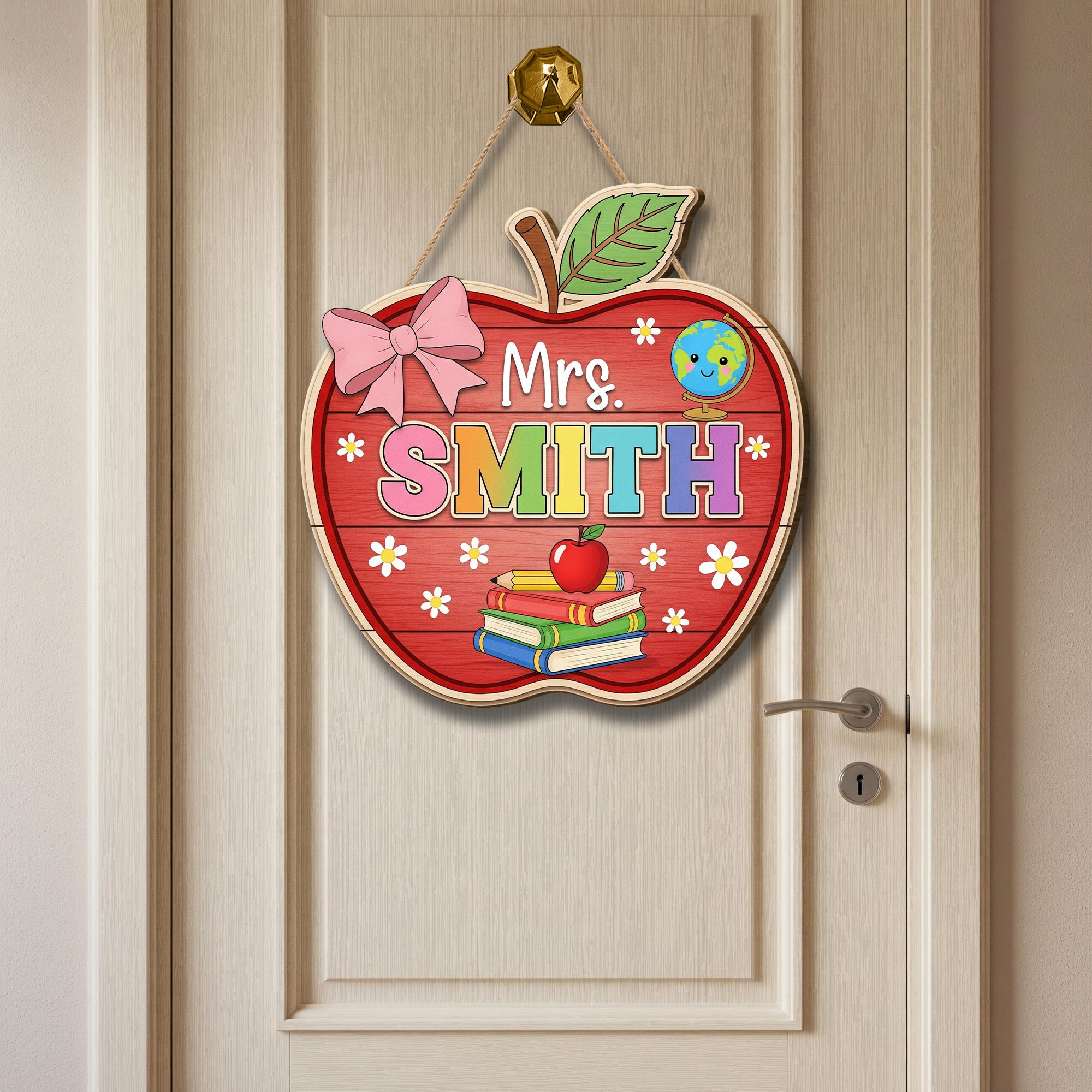 Personalized Apple Teacher Door Sign – Custom Classroom Decor with Name – Back to School Gift – Cute Hanging Sign for Teachers, Educators