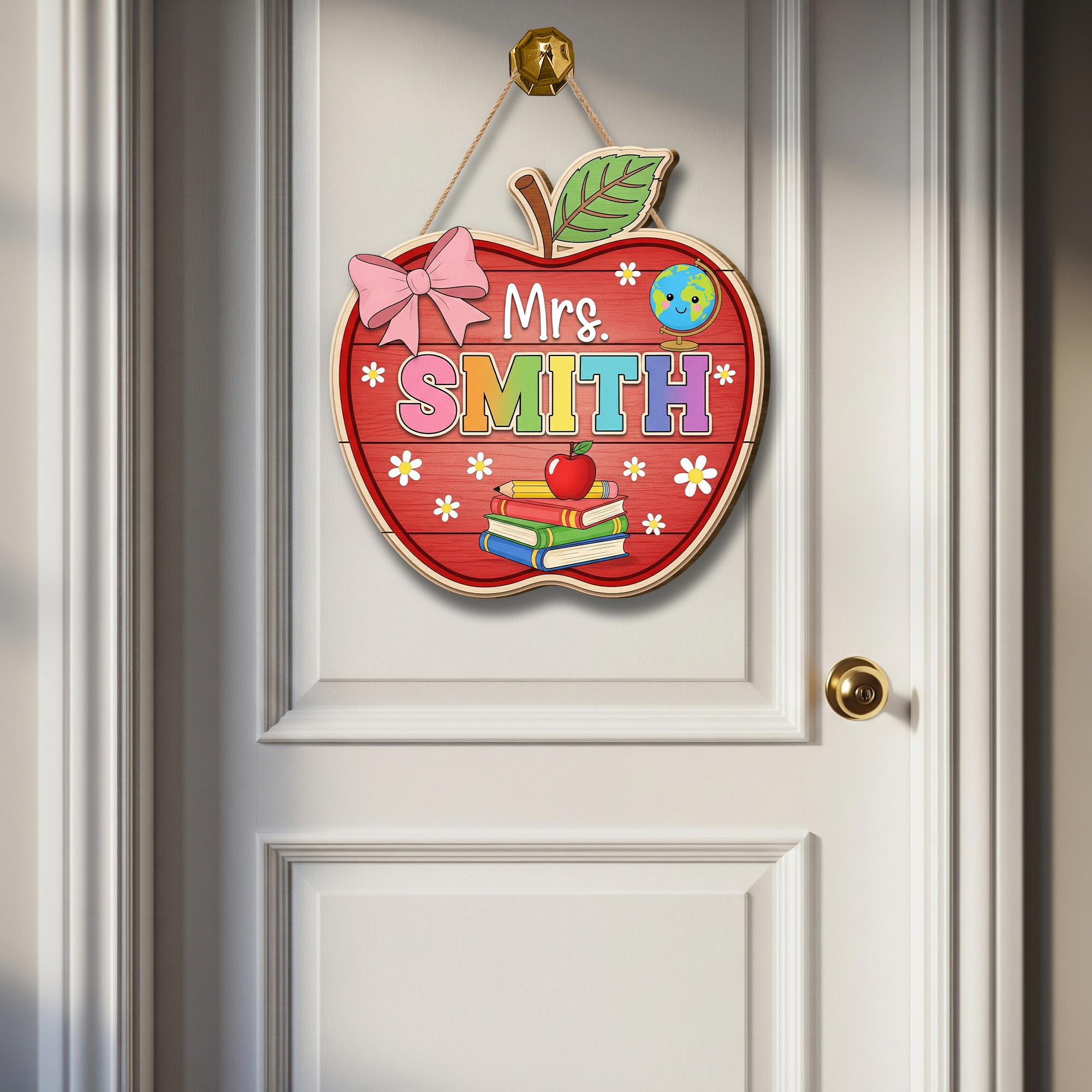 Personalized Apple Teacher Door Sign – Custom Classroom Decor with Name – Back to School Gift – Cute Hanging Sign for Teachers, Educators