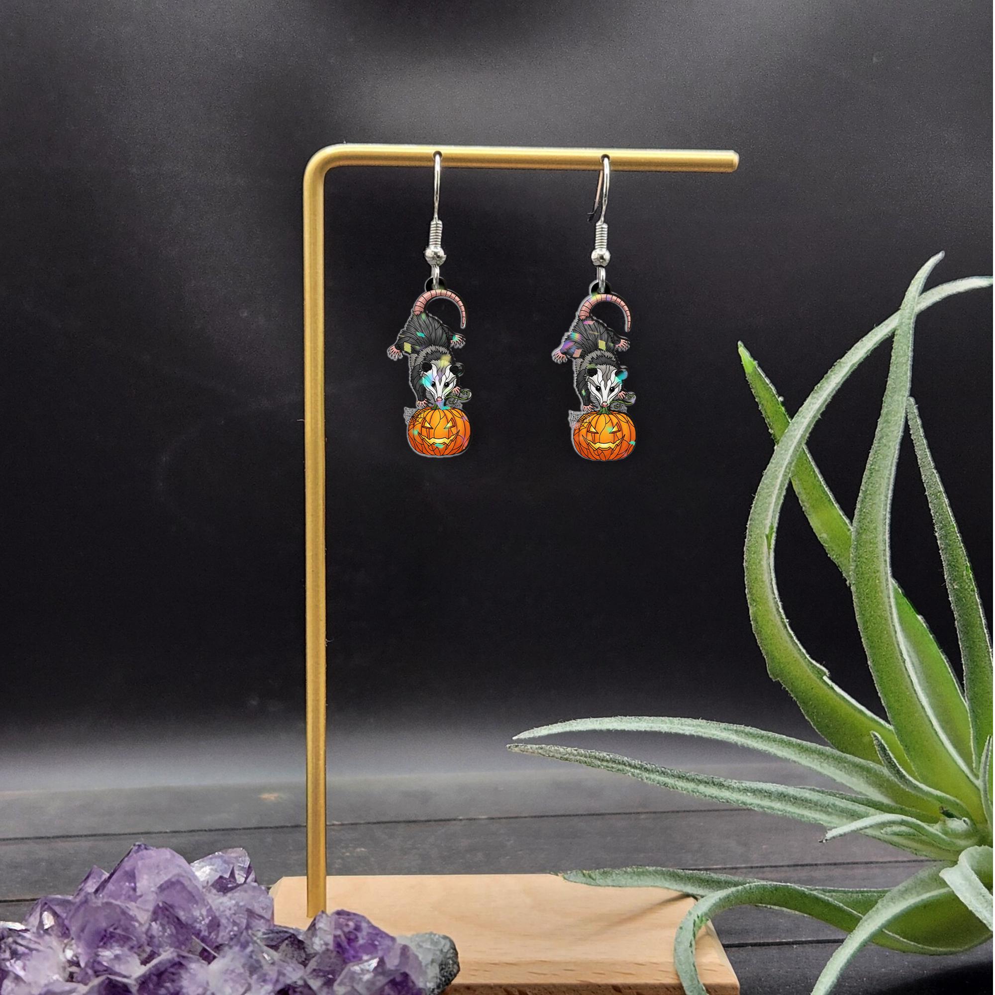 Halloween Opossum Pumpkin Earrings – Cute Spooky Fall Jewelry, Possum Jack-O'-Lantern Earrings for Halloween Lovers and Animal Fans