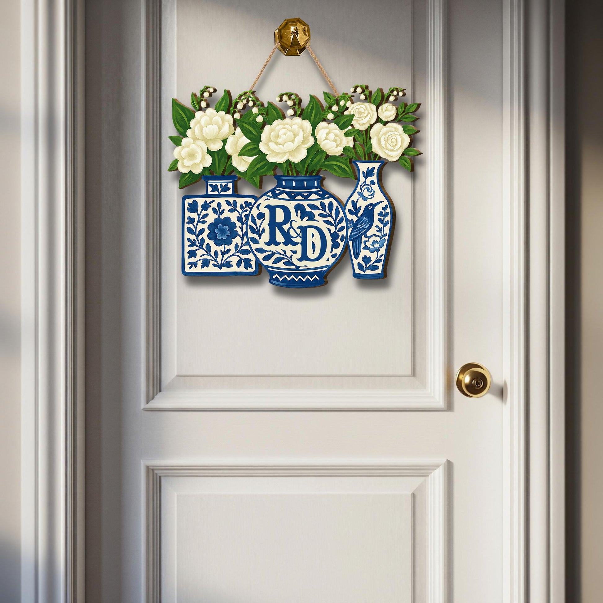 Personalized Chinoiserie Vase Door Hanger, Custom Floral Welcome Sign with Initials, Blue White Wood Plaque, New Home Wedding Gift