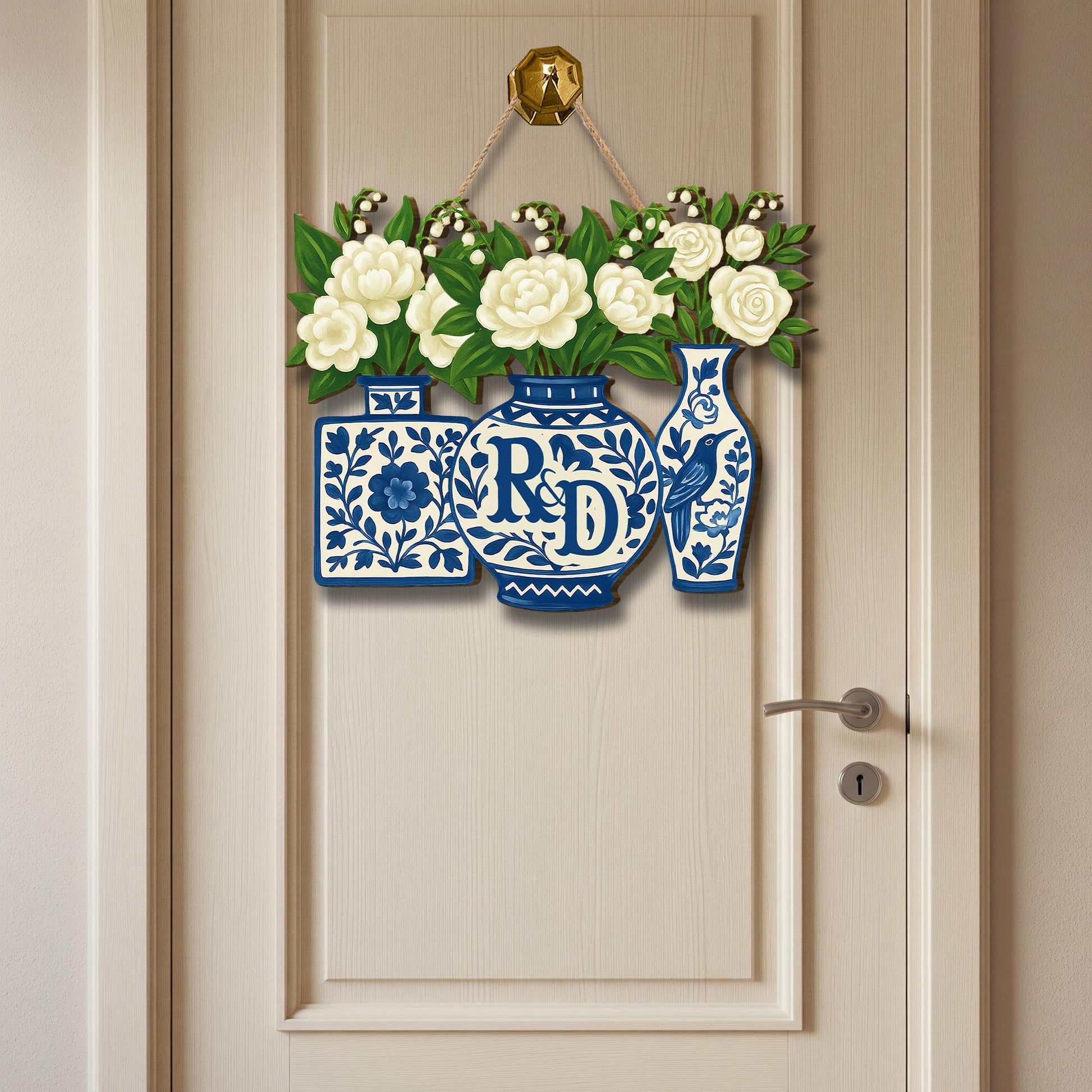 Personalized Chinoiserie Vase Door Hanger, Custom Floral Welcome Sign with Initials, Blue White Wood Plaque, New Home Wedding Gift