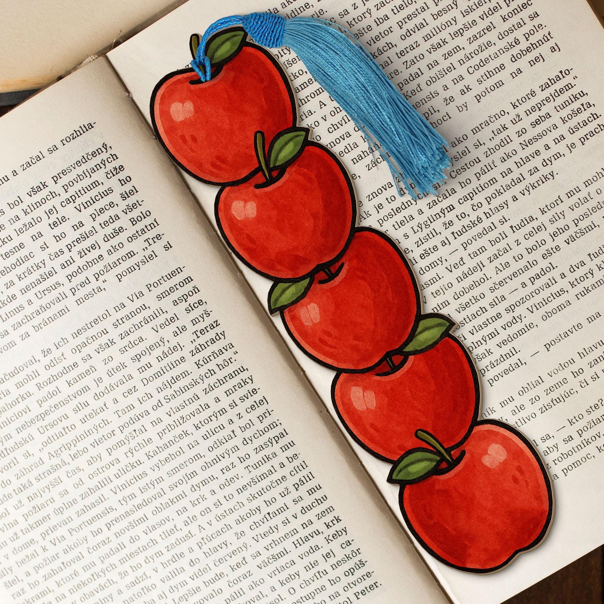 Apple Bookmark for Teachers, Cute Fruit Tassel Bookmark, Back to School Gift, Red Apple Book Lover Accessory, Teacher Appreciation