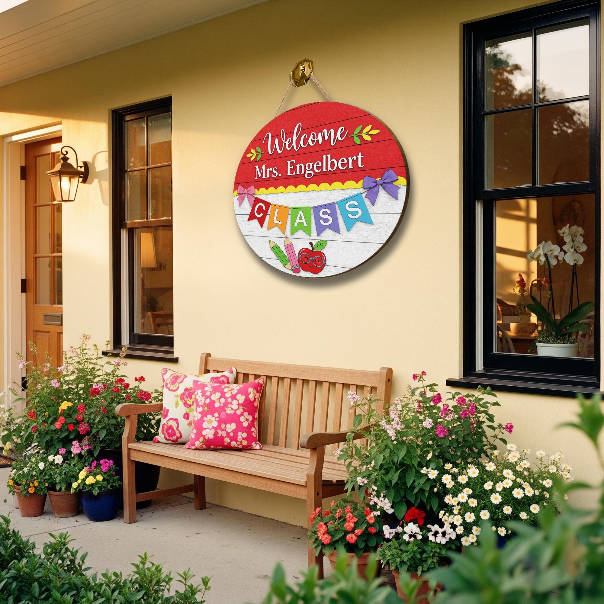 Welcome Sign for Teacher Door – Custom Round Classroom Decor with Name & Banners – Back to School Gift for Teachers, Educators, School Staff
