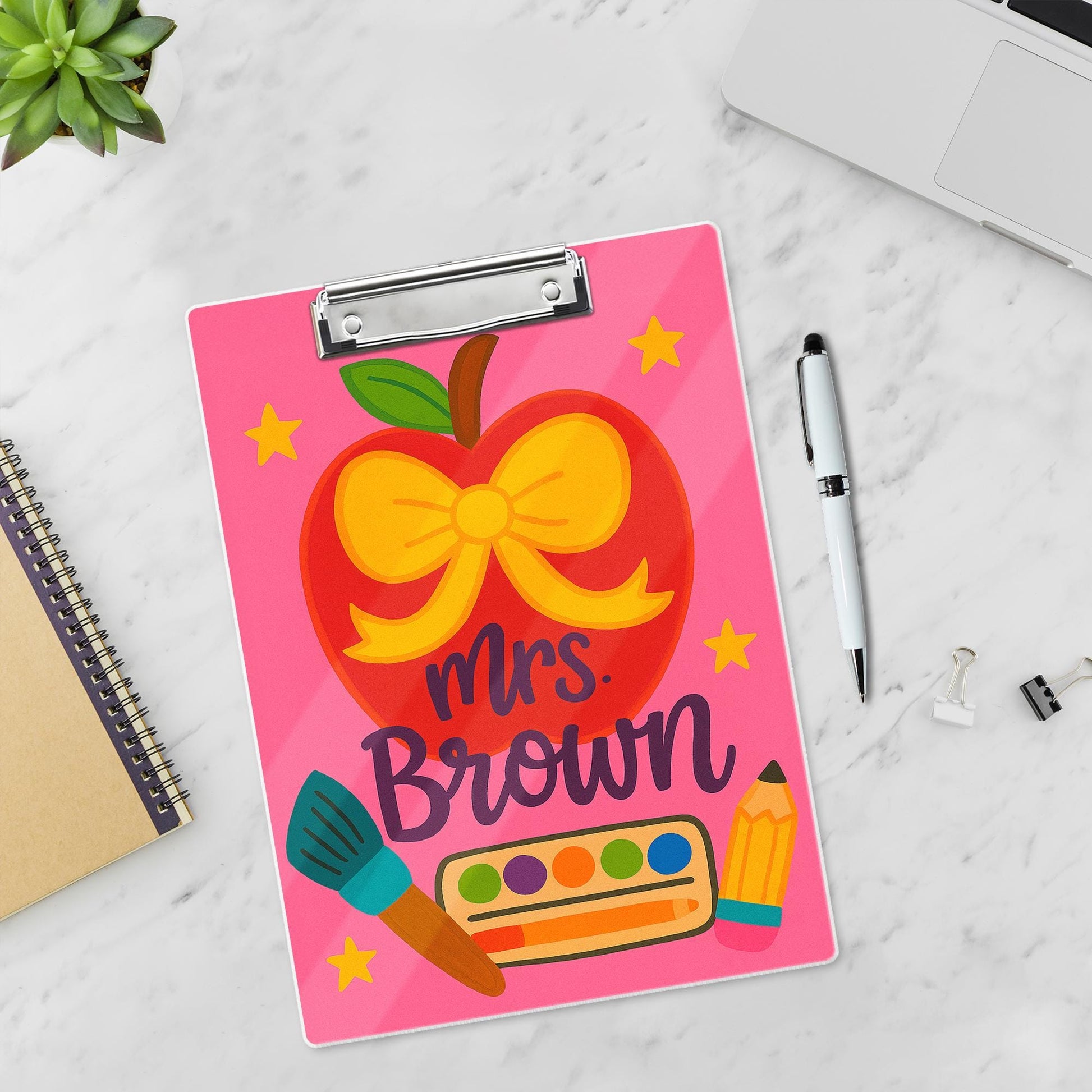 Personalized Teacher Clipboard – Cute Apple with Bow & Art Supplies Design, Custom Back to School Gift for Teachers, Educators, School Staff