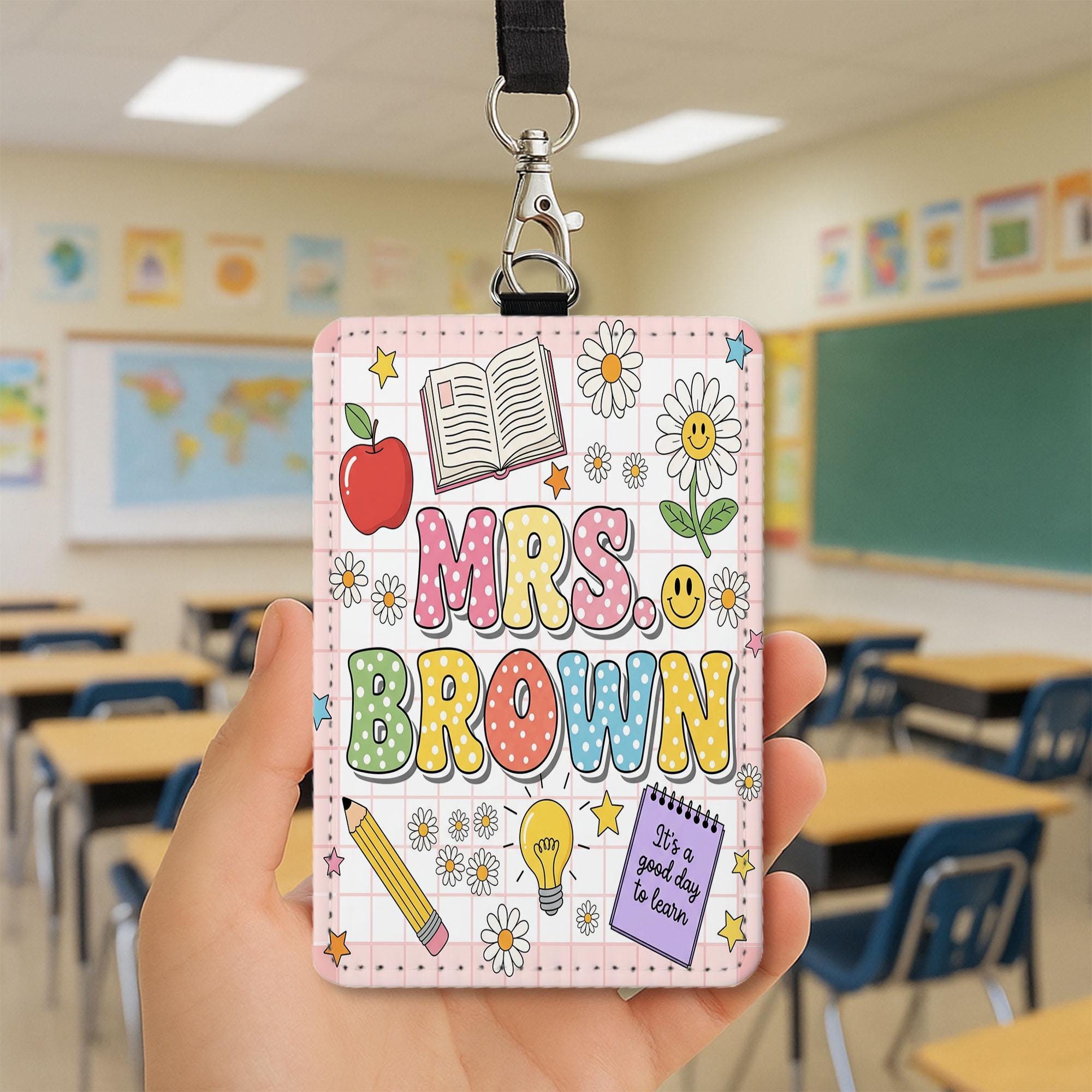 Personalized Teacher Badge Holder, Custom Name Retro ID Holder, Cute Apple Badge Clip, Retractable Name Tag, Gift for Educator, Nurse, Staff