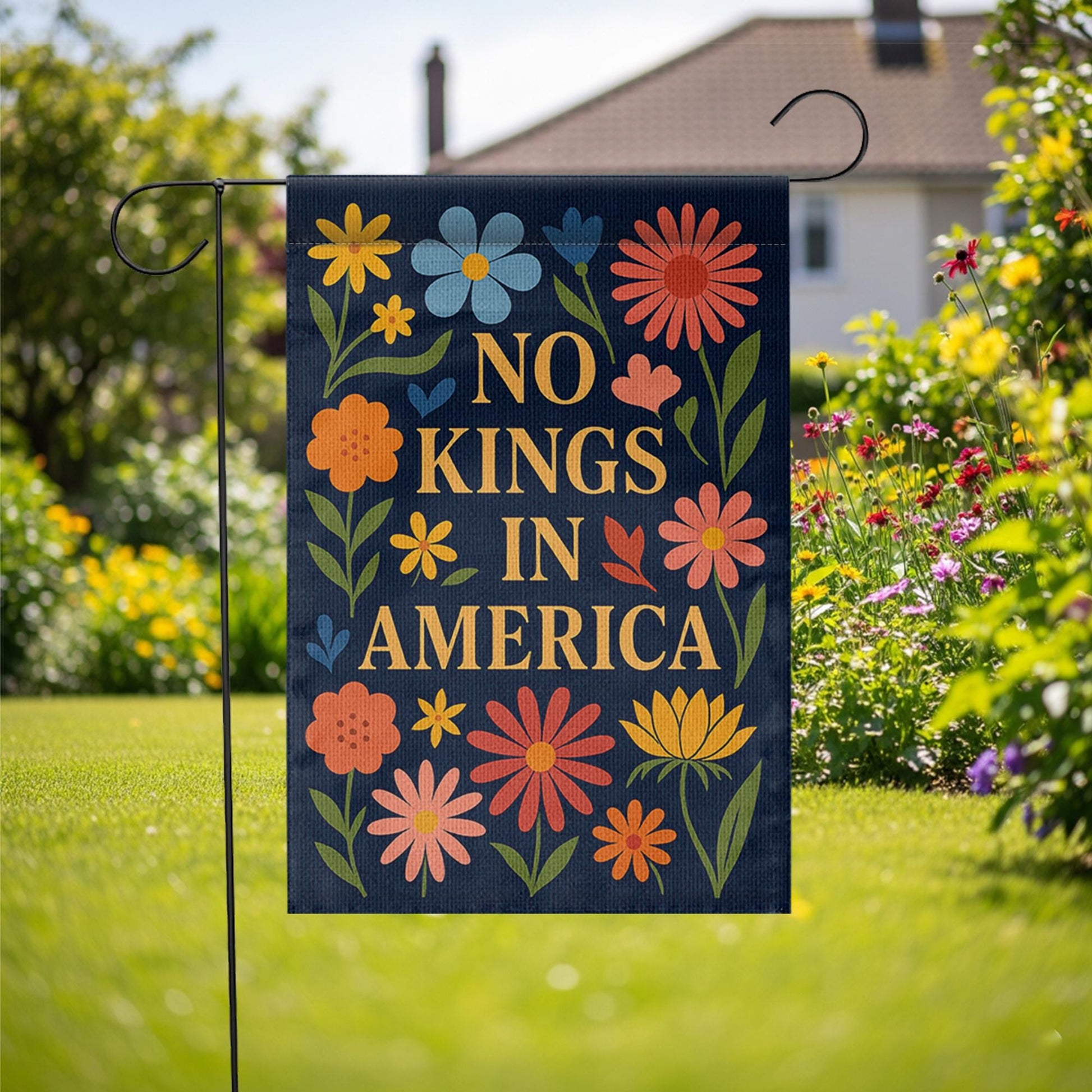 No Kings in America Garden Flag, Bold Patriotic Floral Yard Sign, Modern Liberty Outdoor Decor, Political Statement Banner Gift