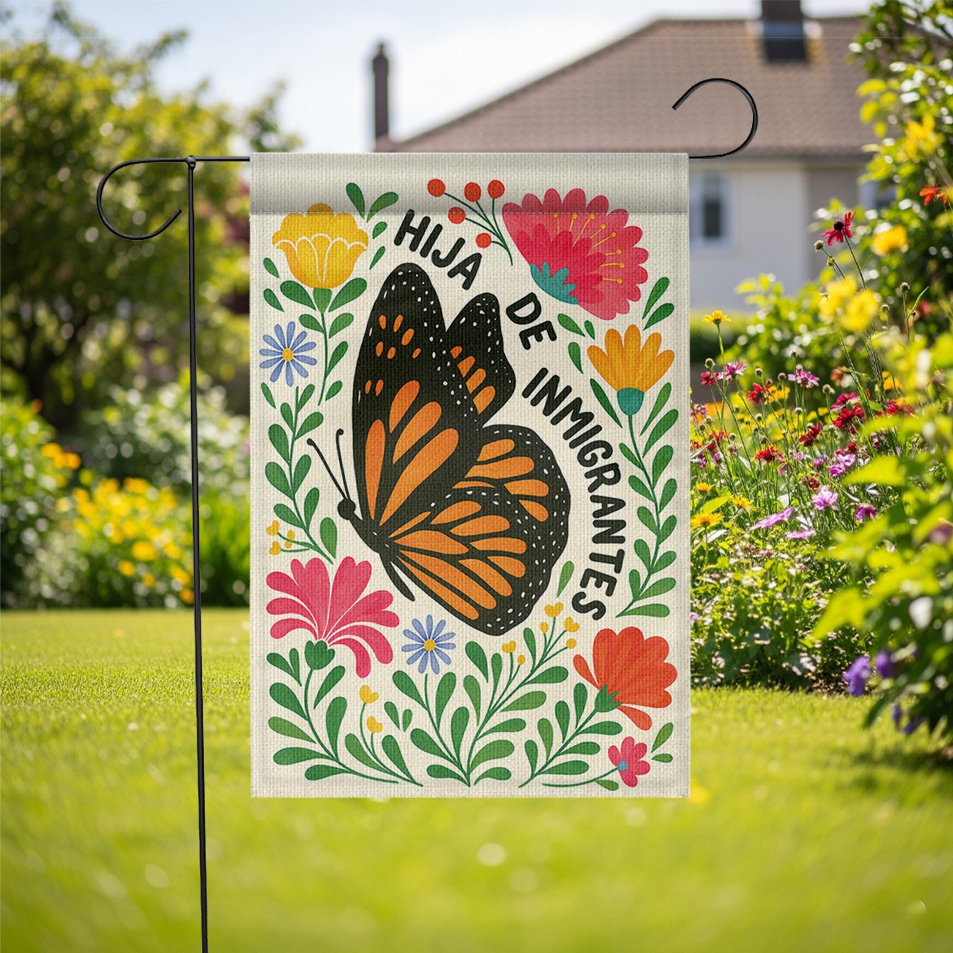 Hija de Inmigrantes Garden Flag, Monarch Butterfly Outdoor Banner, Latina Pride Yard Decor, Bilingual Floral Immigrant Heritage Sign