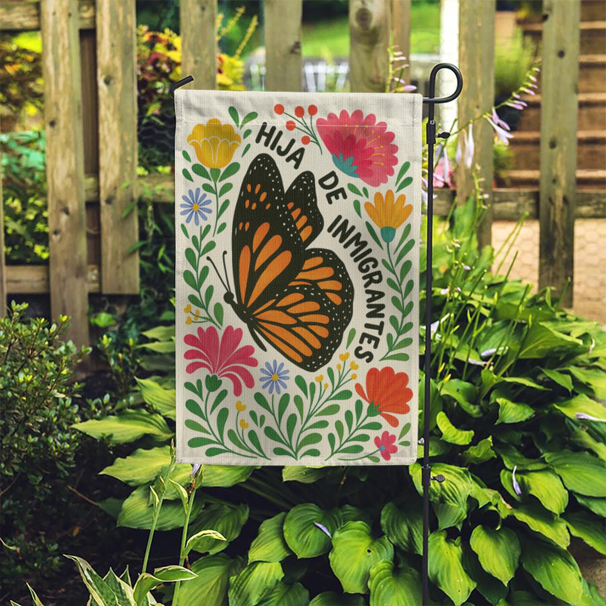 Hija de Inmigrantes Garden Flag, Monarch Butterfly Outdoor Banner, Latina Pride Yard Decor, Bilingual Floral Immigrant Heritage Sign